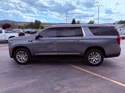 2022 GMC Yukon XL SLT