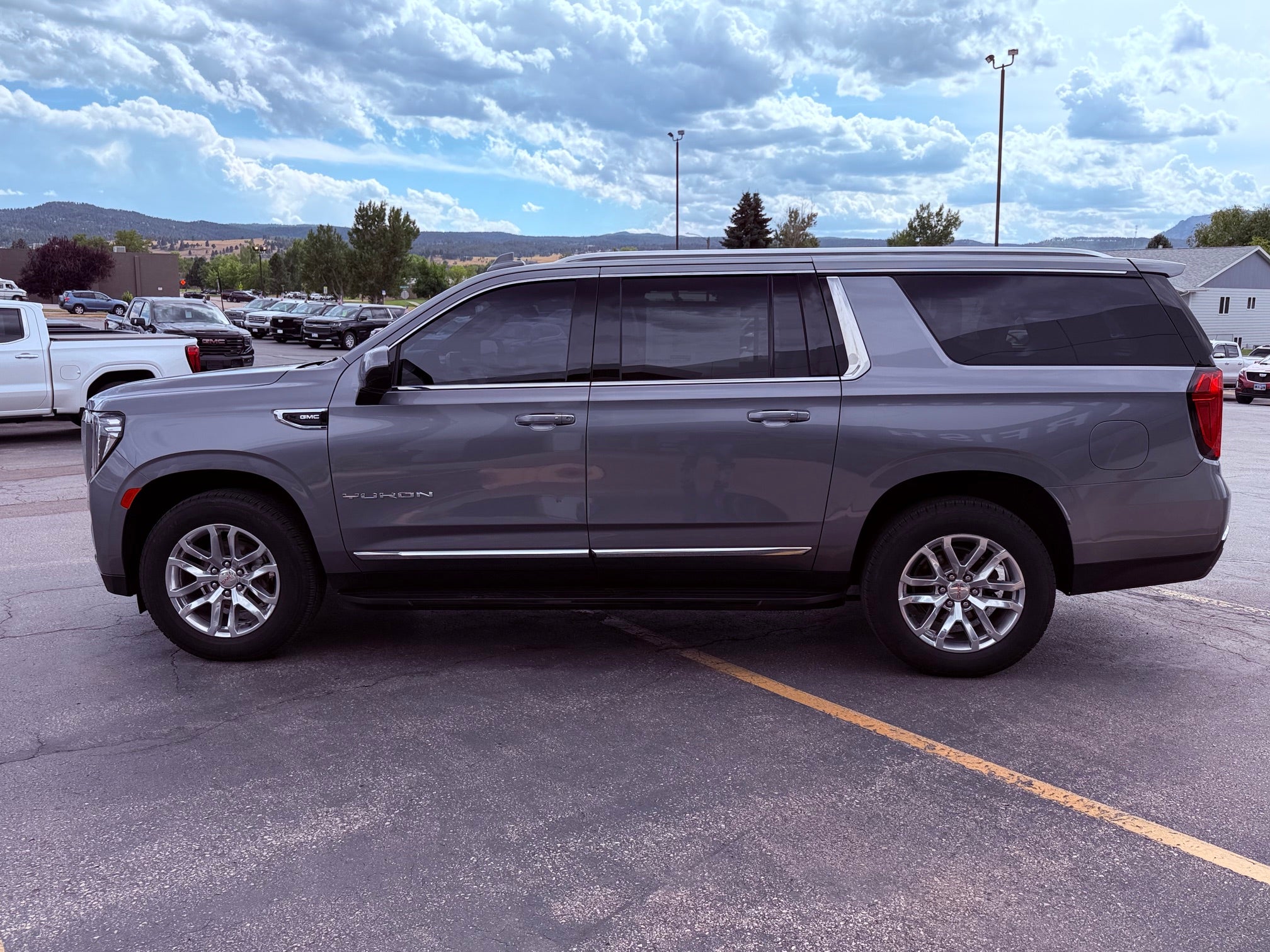 2022 GMC Yukon XL SLT