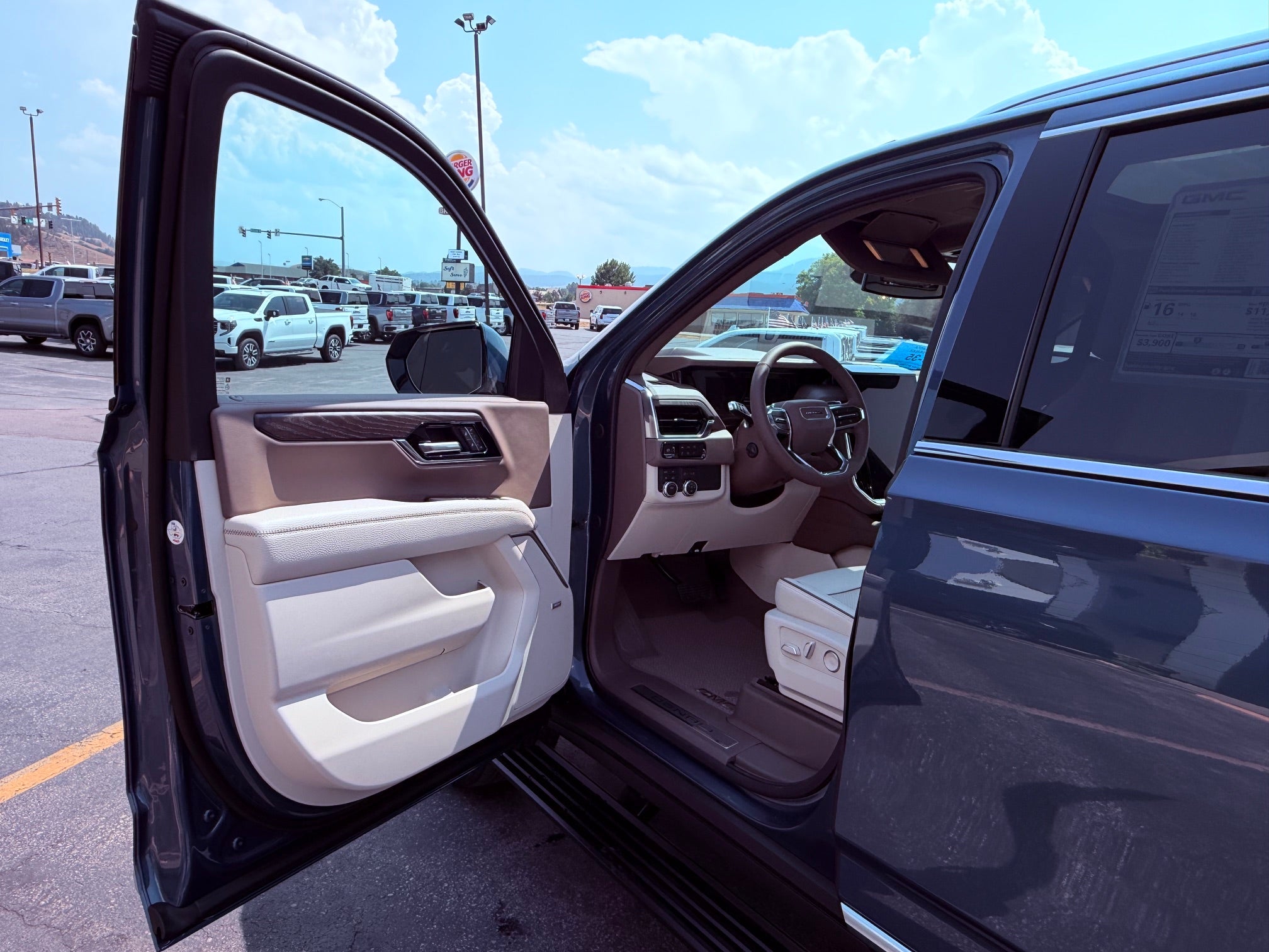 2026 GMC Yukon XL Denali - Photo 13