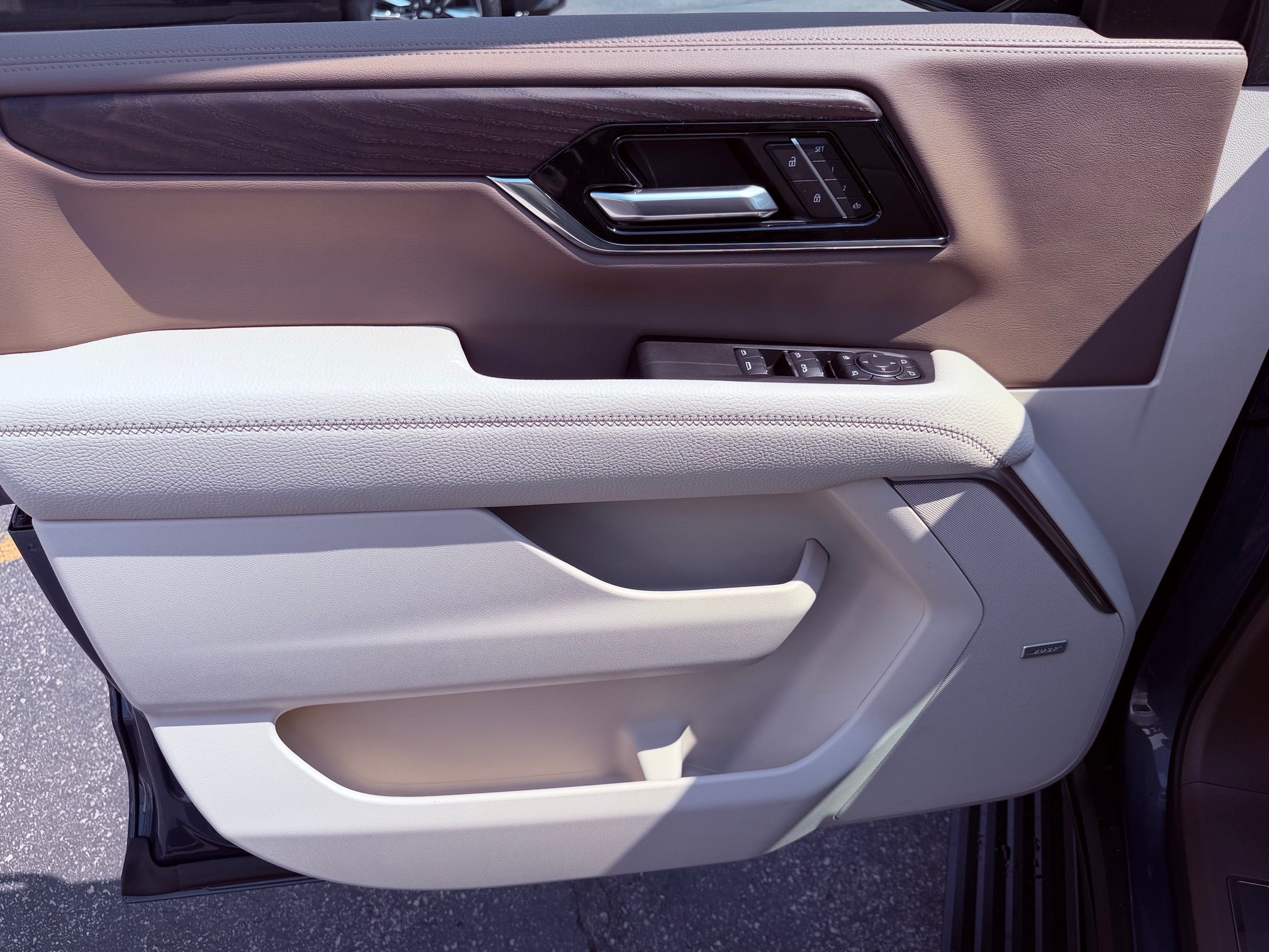 2026 GMC Yukon XL Denali - Photo 14