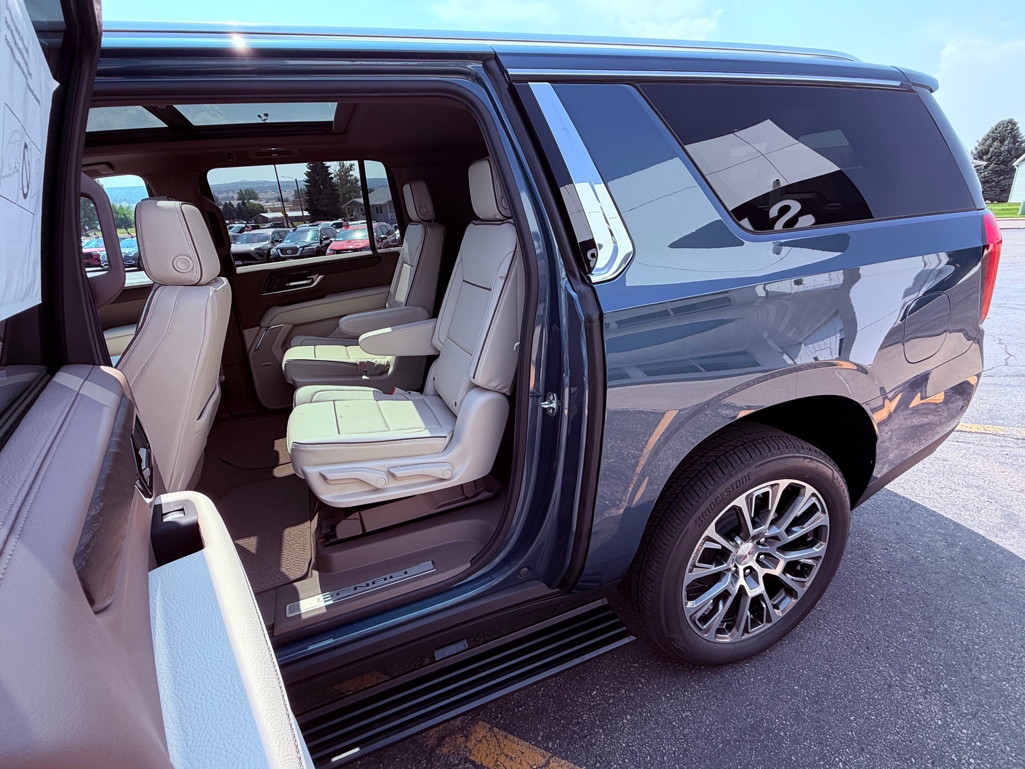 2026 GMC Yukon XL Denali - Photo 33