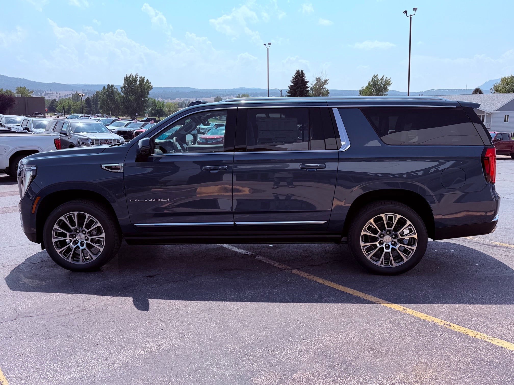 2026 GMC Yukon XL Denali - Photo 4