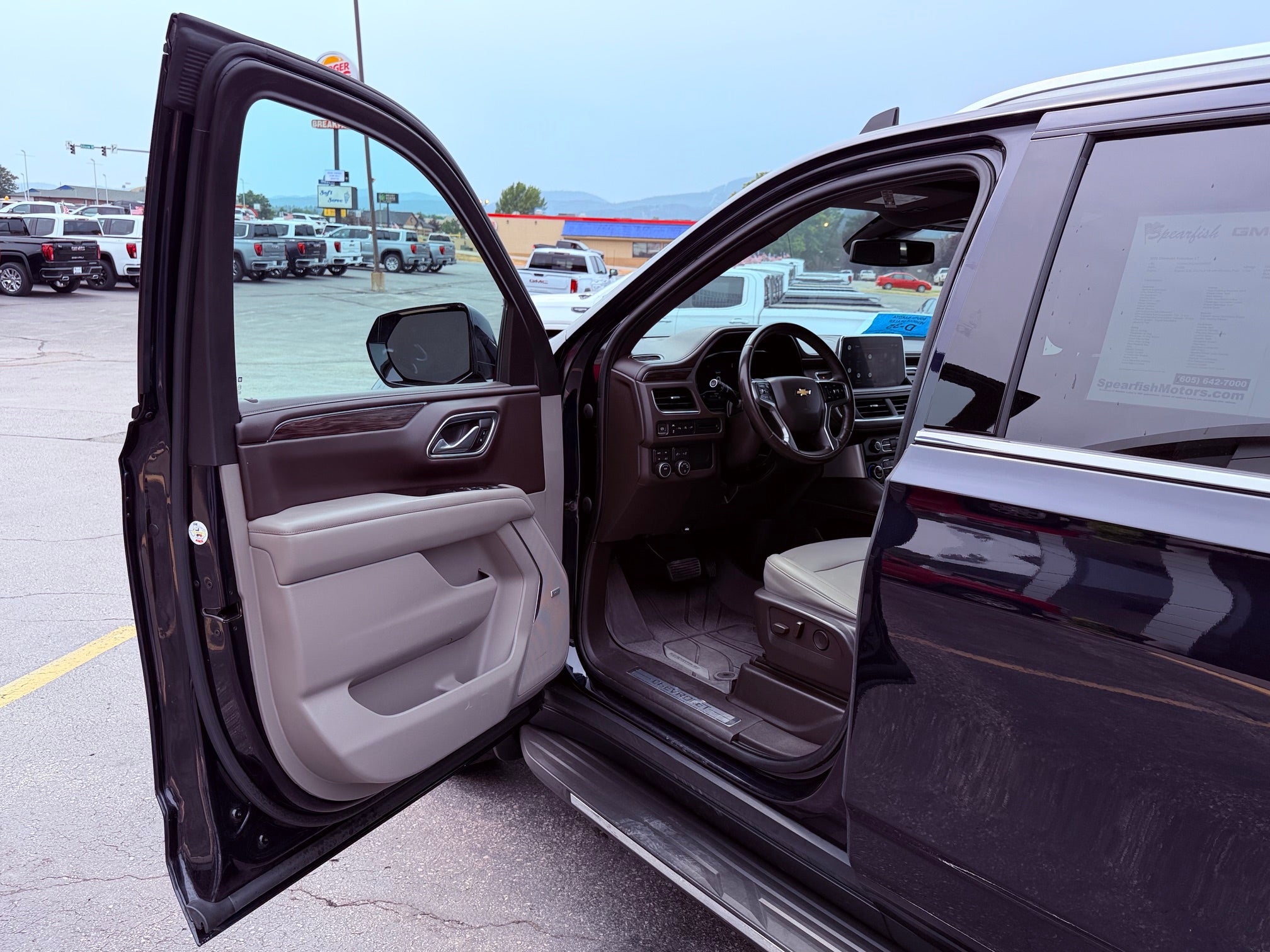 2022 Chevrolet Suburban 4WD LT