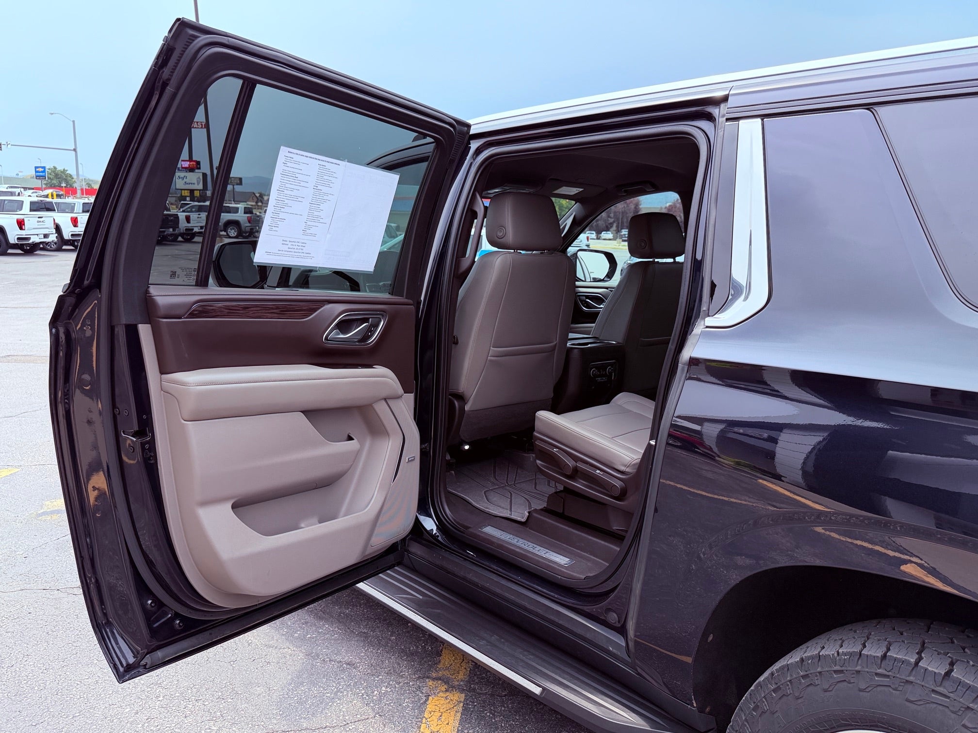 2022 Chevrolet Suburban 4WD LT