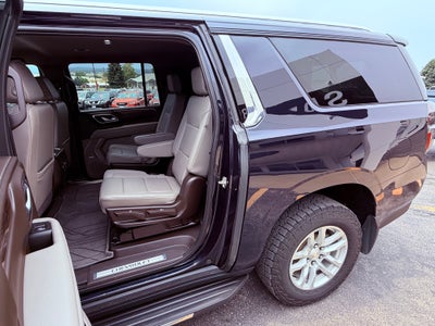 2022 Chevrolet Suburban 4WD LT