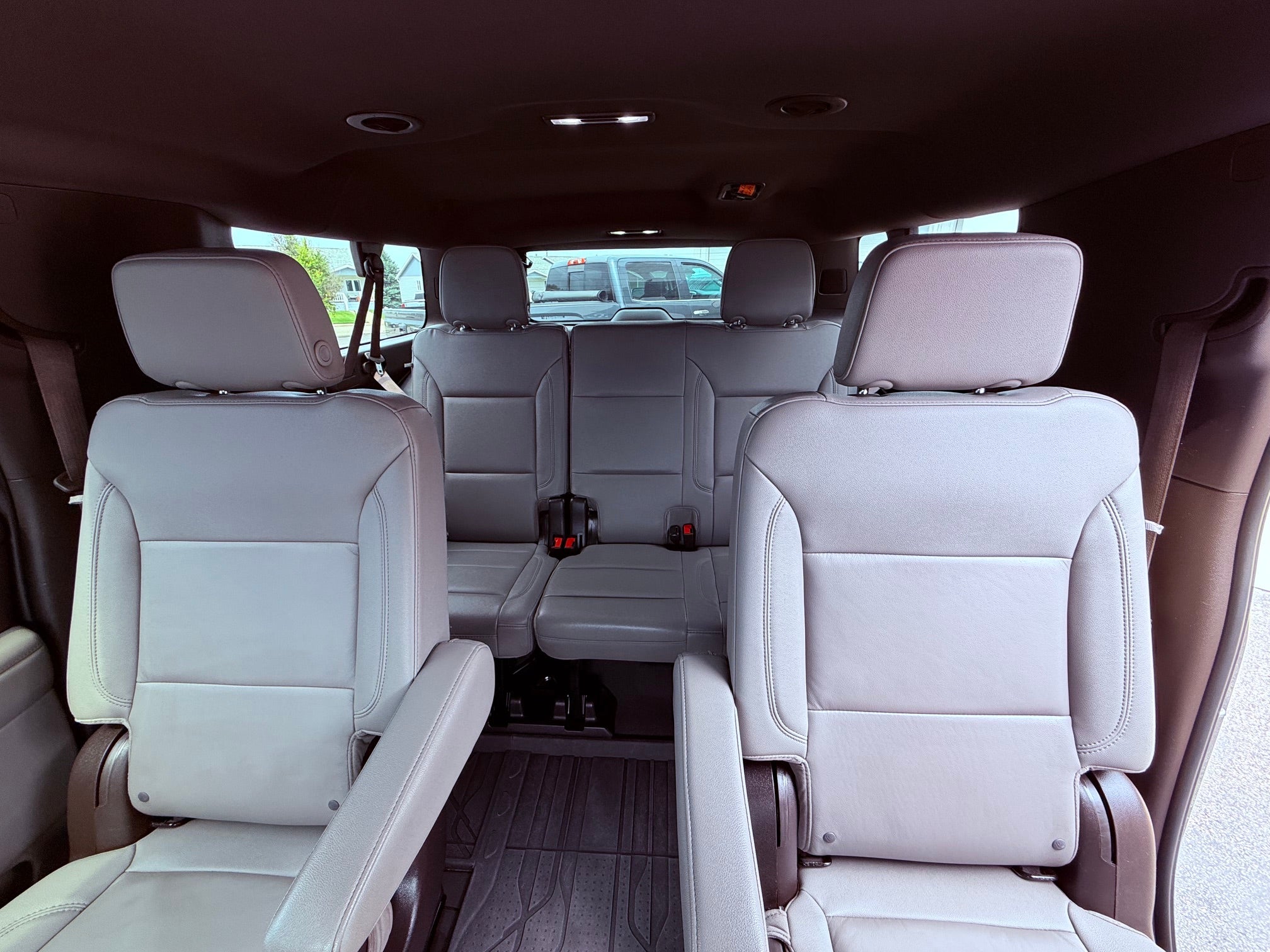 2022 Chevrolet Suburban 4WD LT