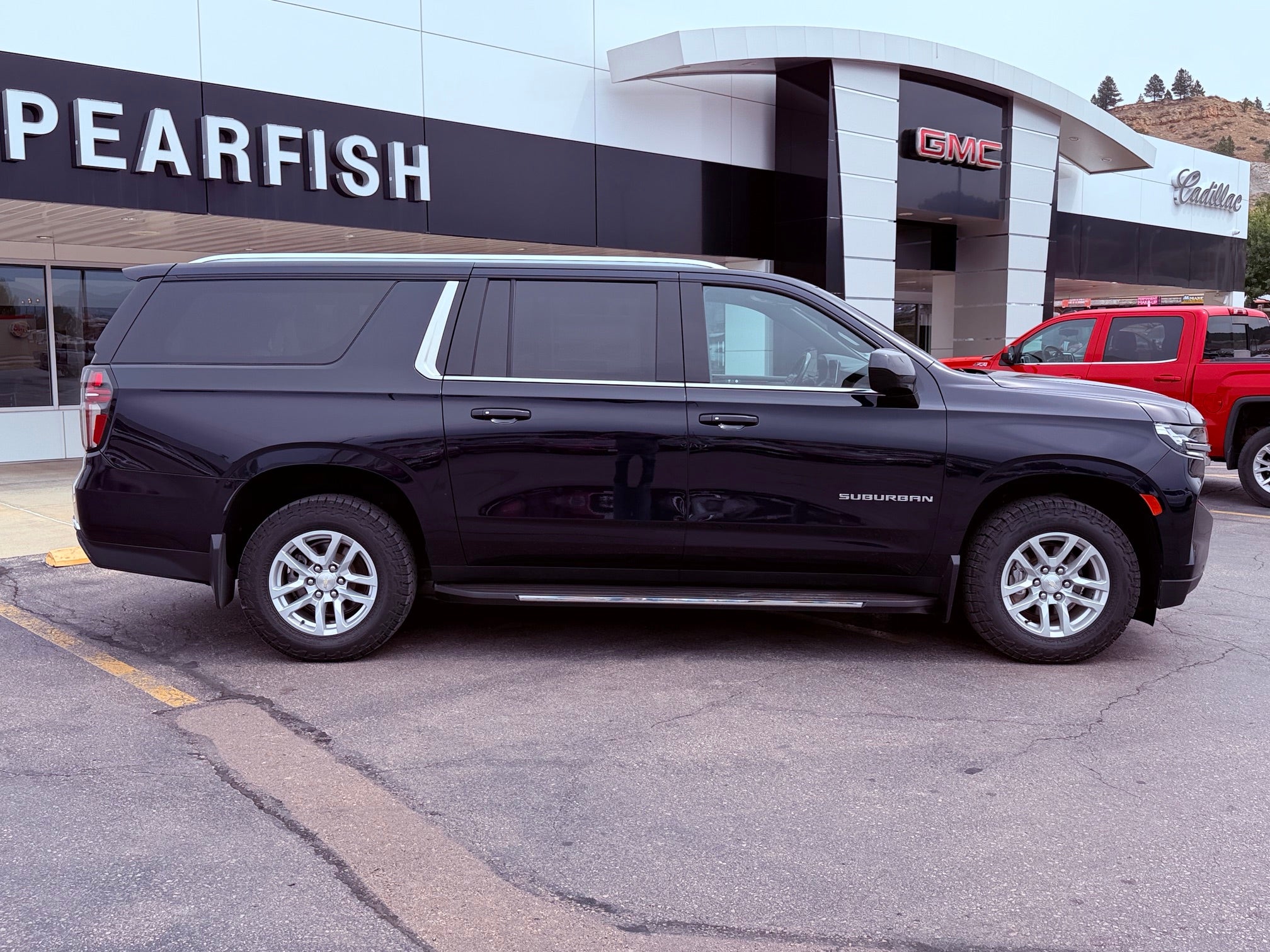 2022 Chevrolet Suburban 4WD LT