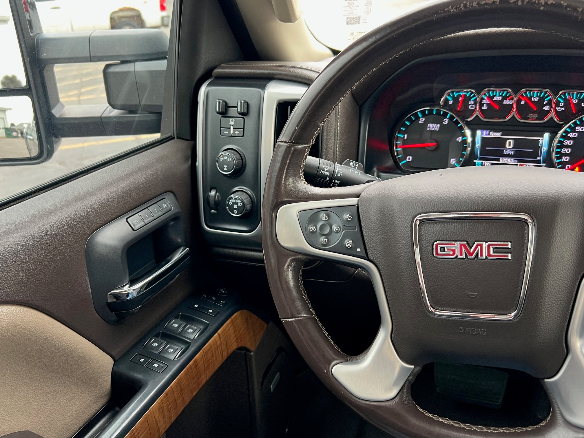 2018 GMC Sierra 2500 HD Crew Cab Long Box 4-Wheel Drive SLT
