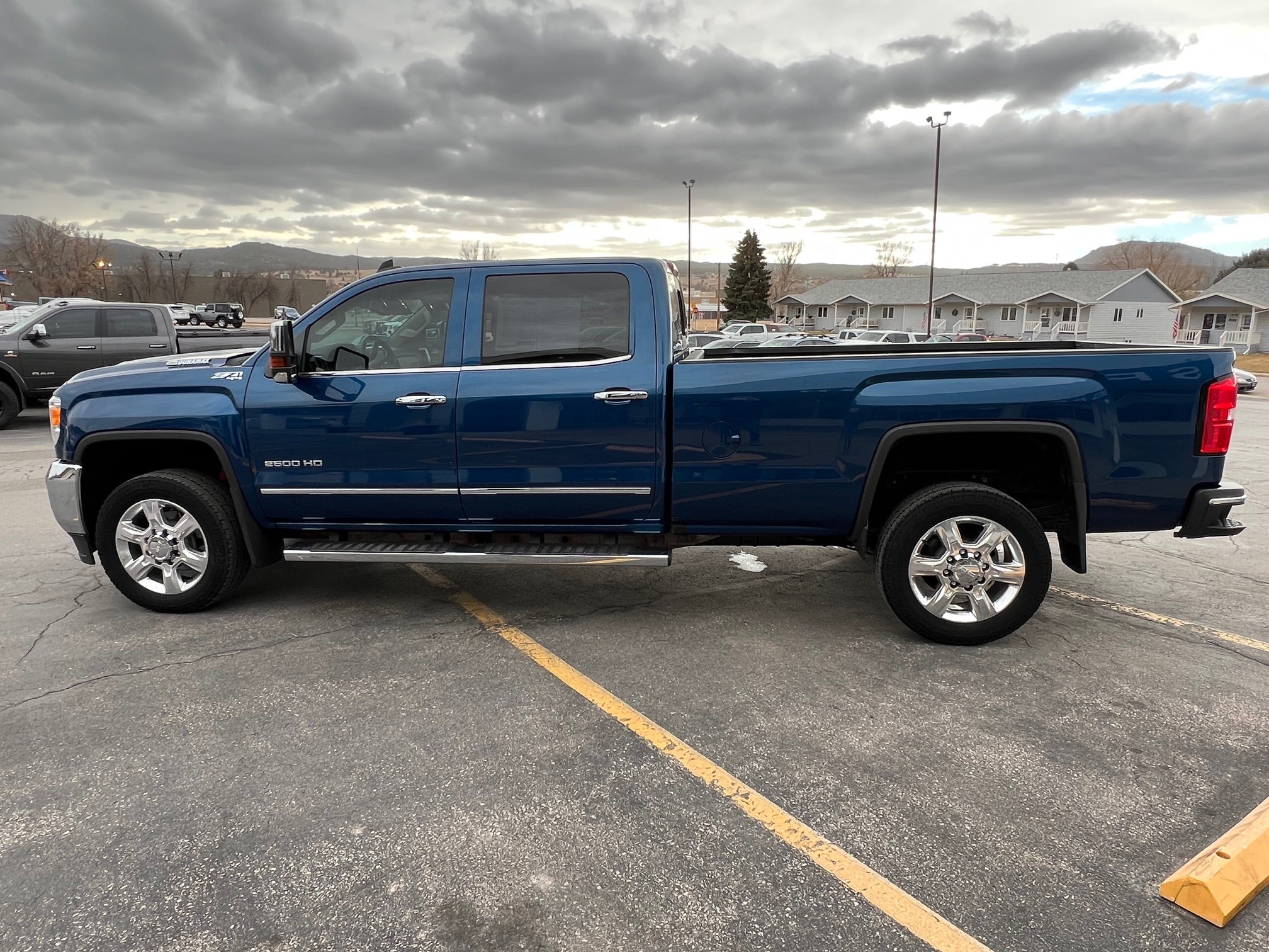 2018 GMC Sierra 2500 HD Crew Cab Long Box 4-Wheel Drive SLT