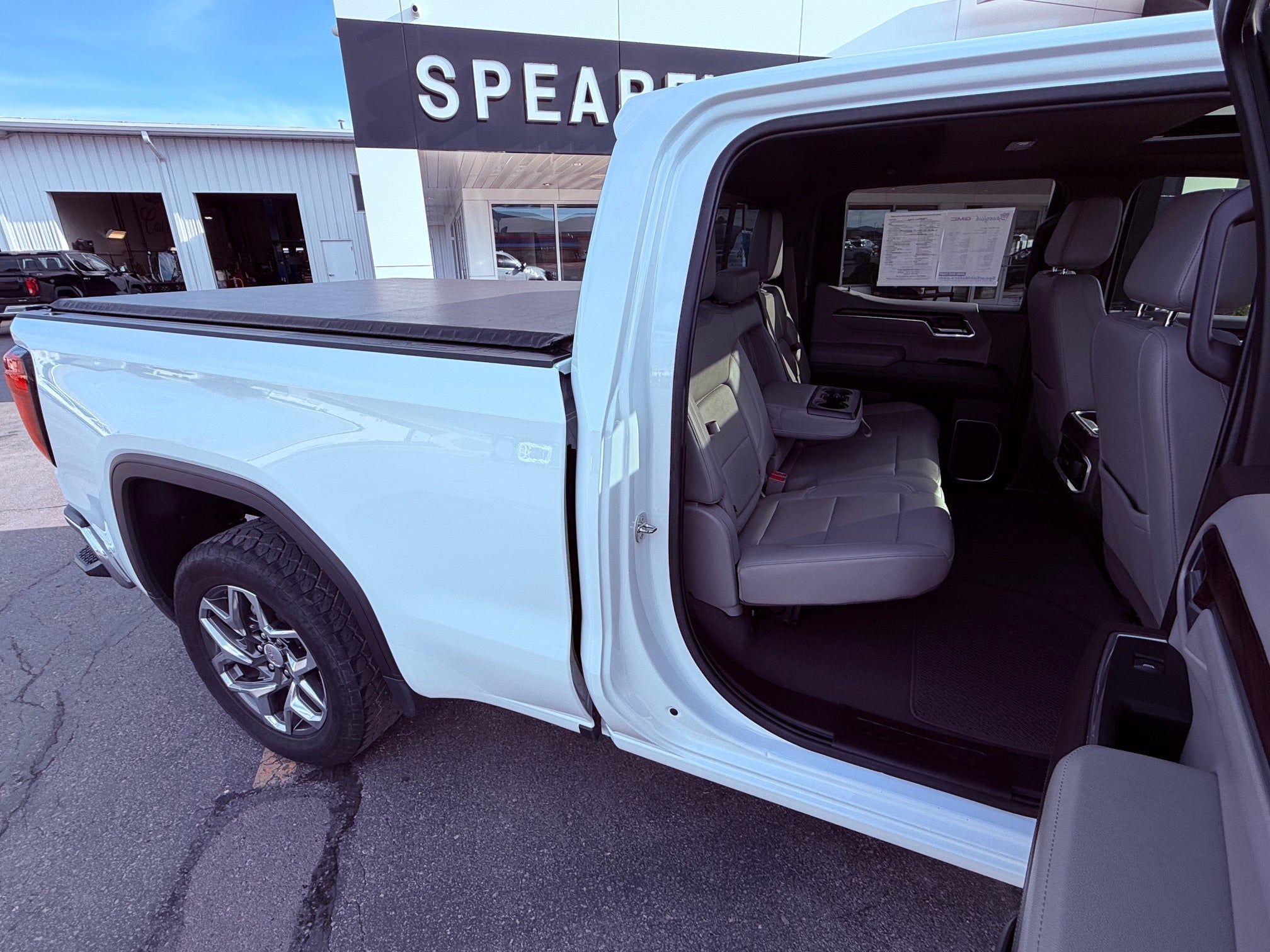 2023 GMC Sierra 1500 SLT
