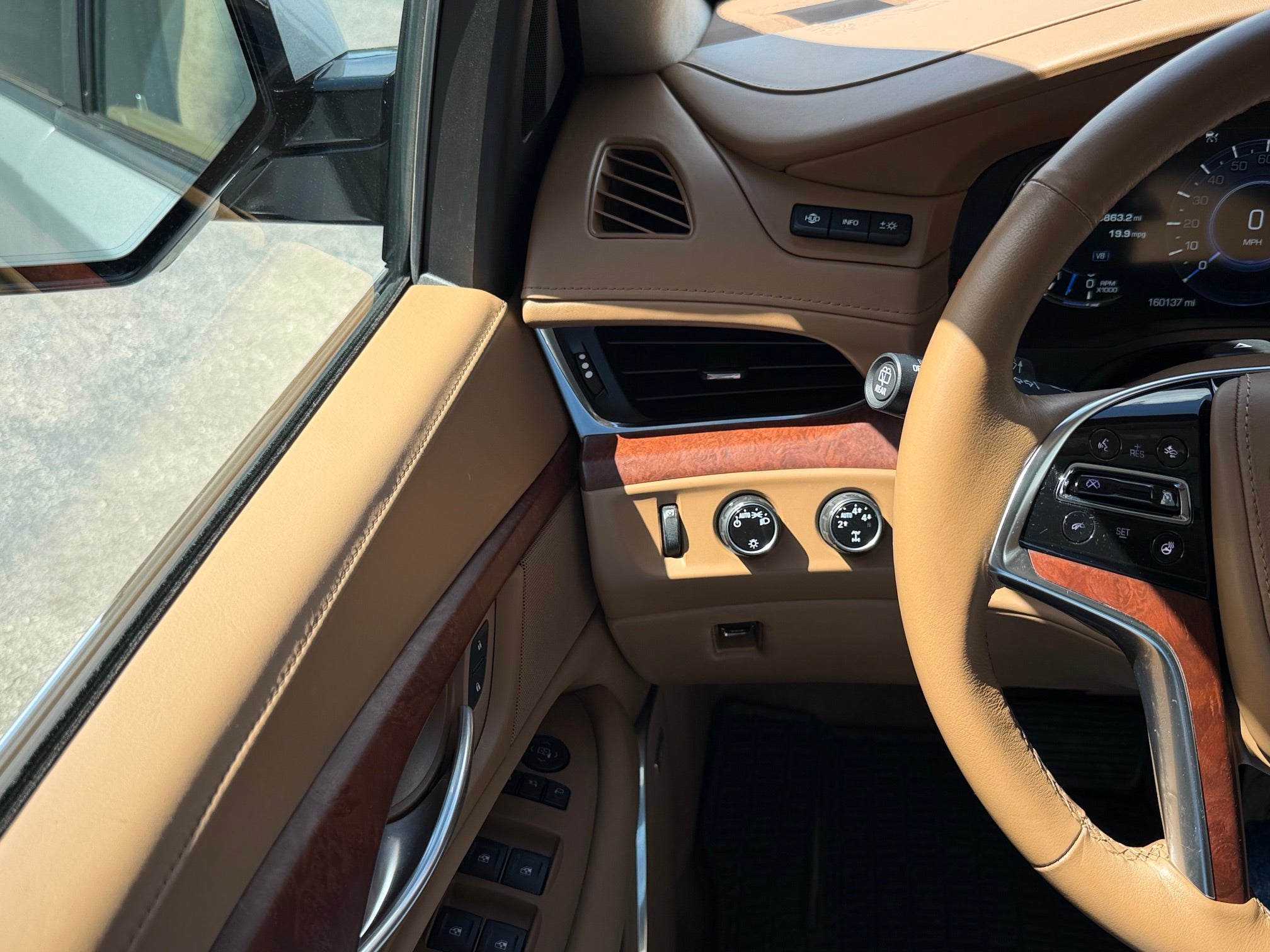 2016 Cadillac Escalade ESV 4WD Platinum