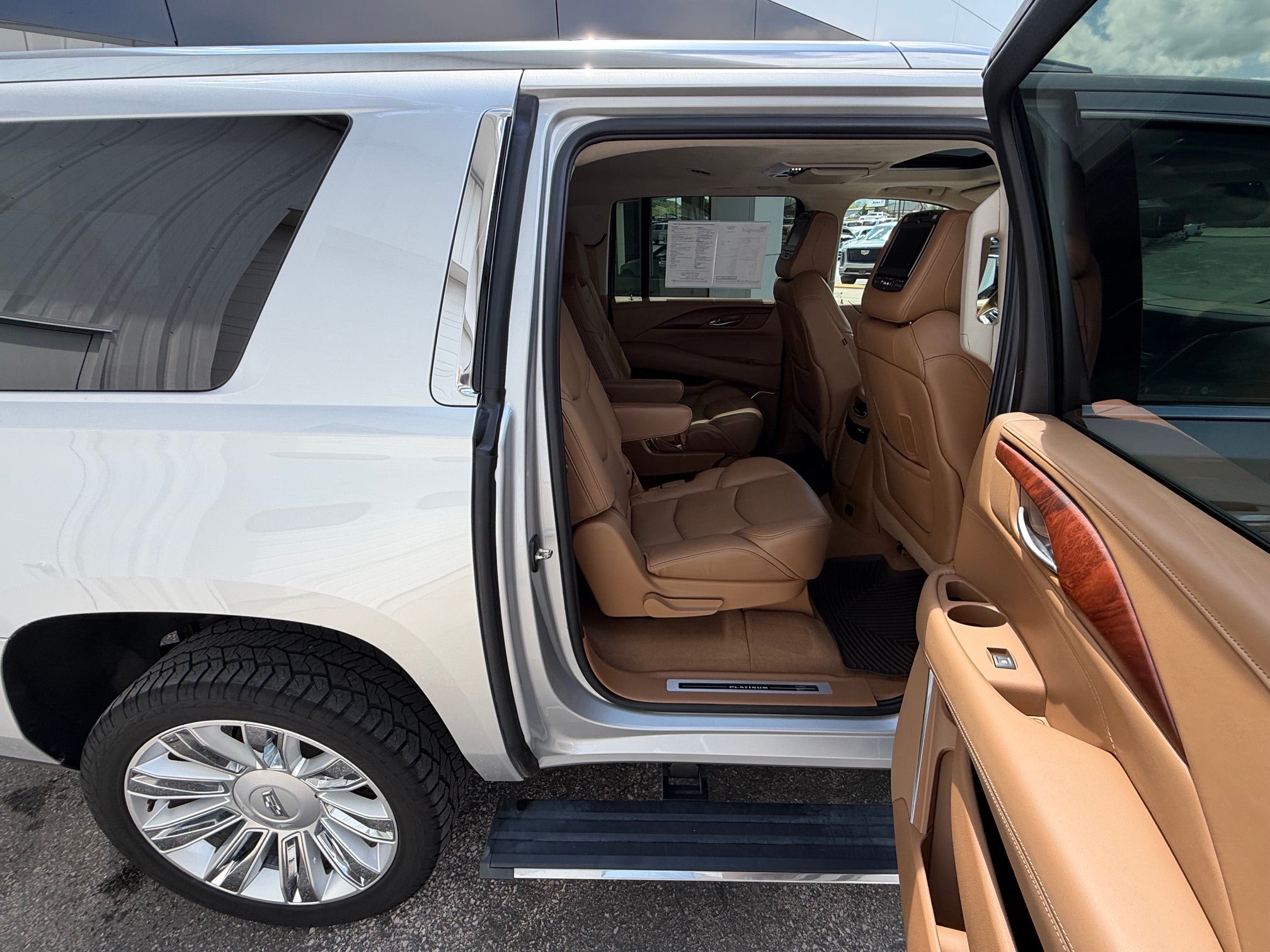 2016 Cadillac Escalade ESV 4WD Platinum
