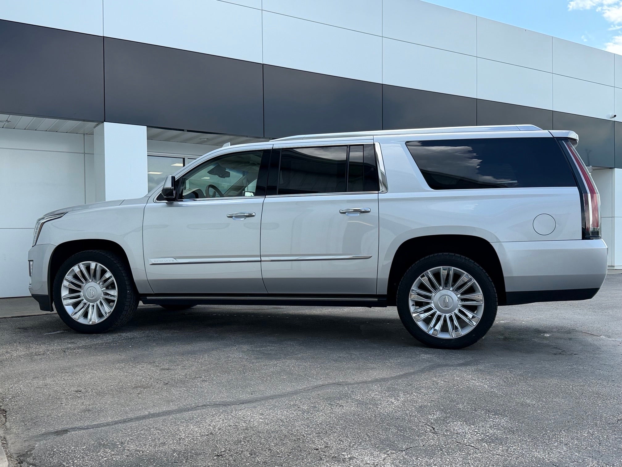 2016 Cadillac Escalade ESV 4WD Platinum