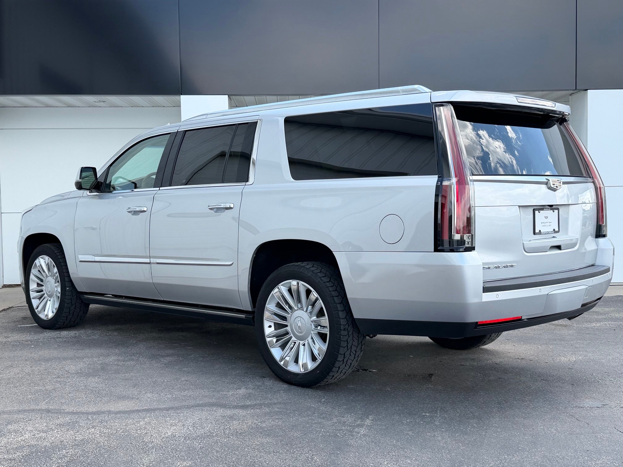 2016 Cadillac Escalade ESV 4WD Platinum