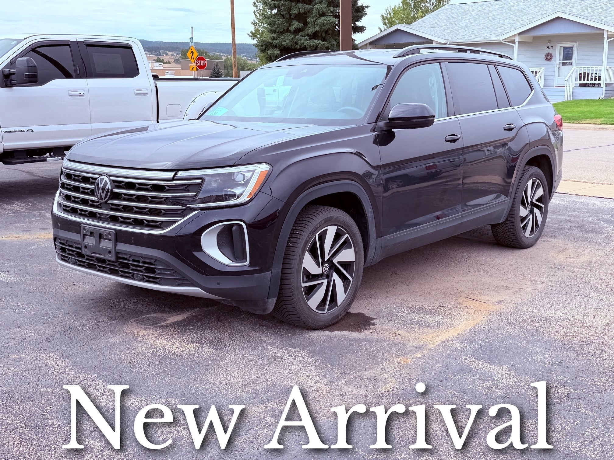 2024 Volkswagen Atlas 2.0T SE w/Technology 4MOTION