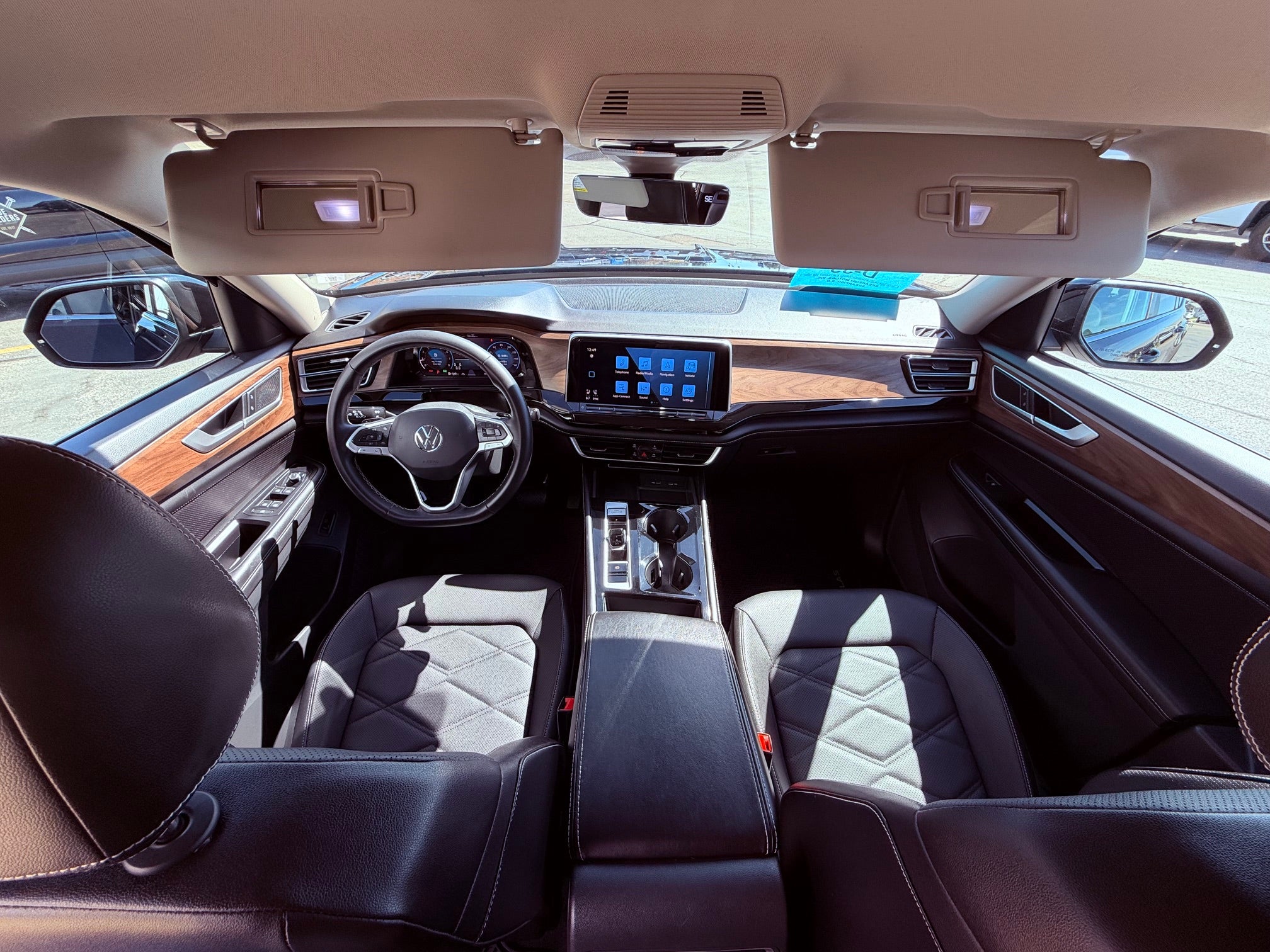2024 Volkswagen Atlas 2.0T SE w/Technology