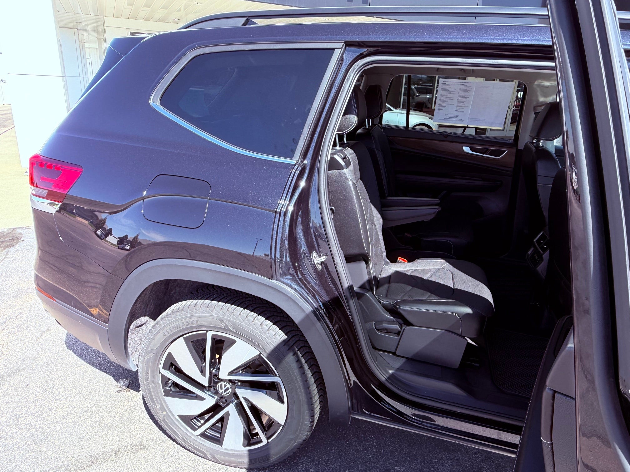 2024 Volkswagen Atlas 2.0T SE w/Technology