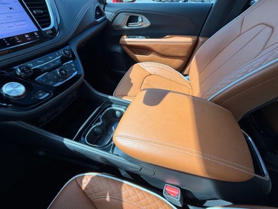 2024 Chrysler Pacifica Hybrid Hybrid Pinnacle FWD