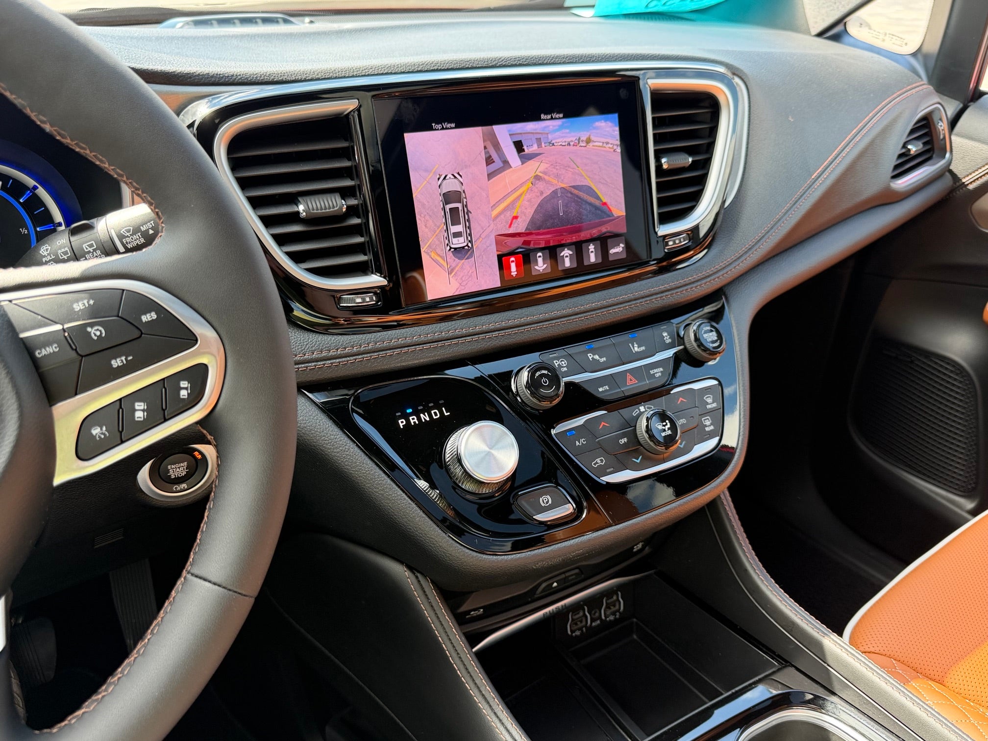 2024 Chrysler Pacifica Hybrid Hybrid Pinnacle FWD