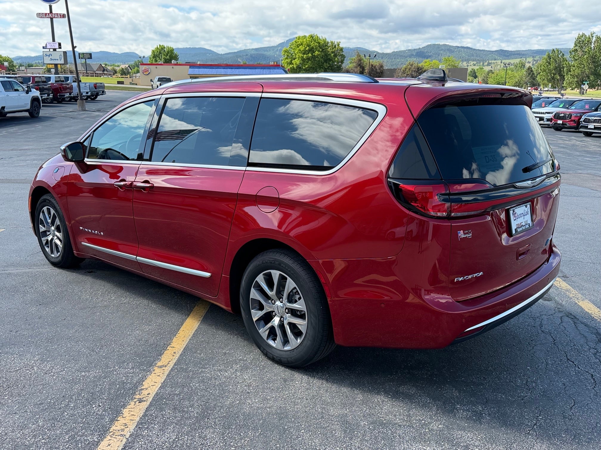 2024 Chrysler Pacifica Hybrid Hybrid Pinnacle FWD