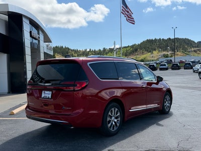2024 Chrysler Pacifica Hybrid Hybrid Pinnacle FWD