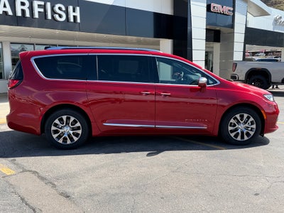 2024 Chrysler Pacifica Hybrid Hybrid Pinnacle FWD