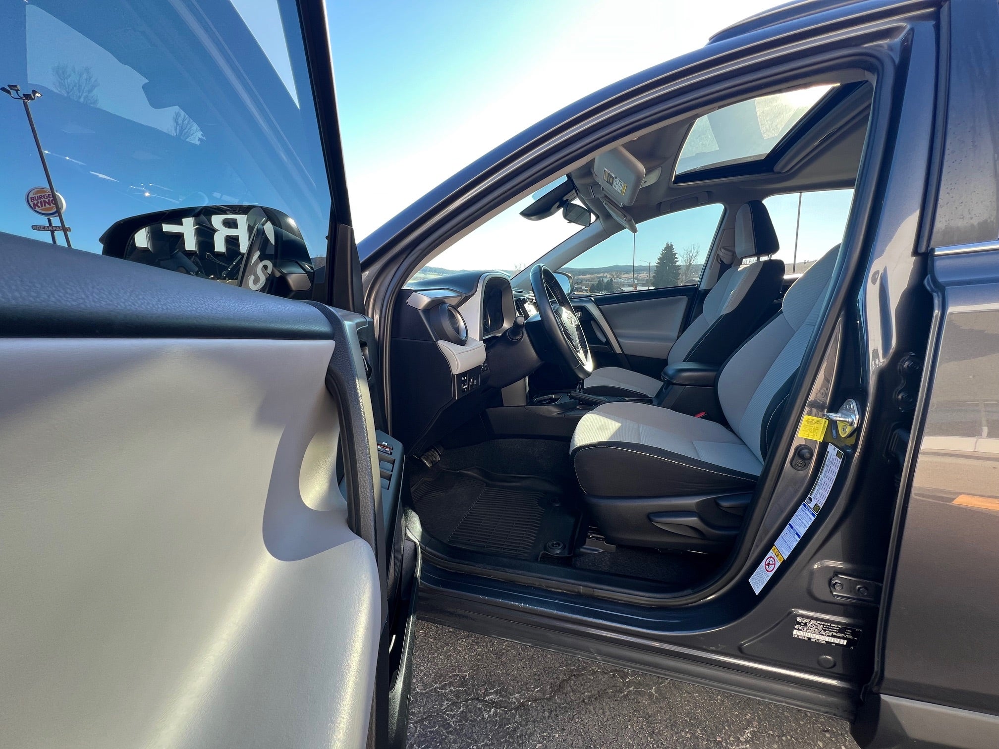 2018 Toyota RAV4 XLE AWD (Natl)