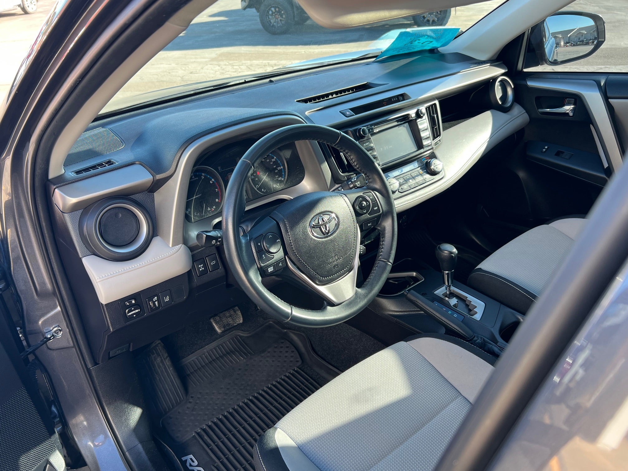 2018 Toyota RAV4 XLE AWD (Natl)