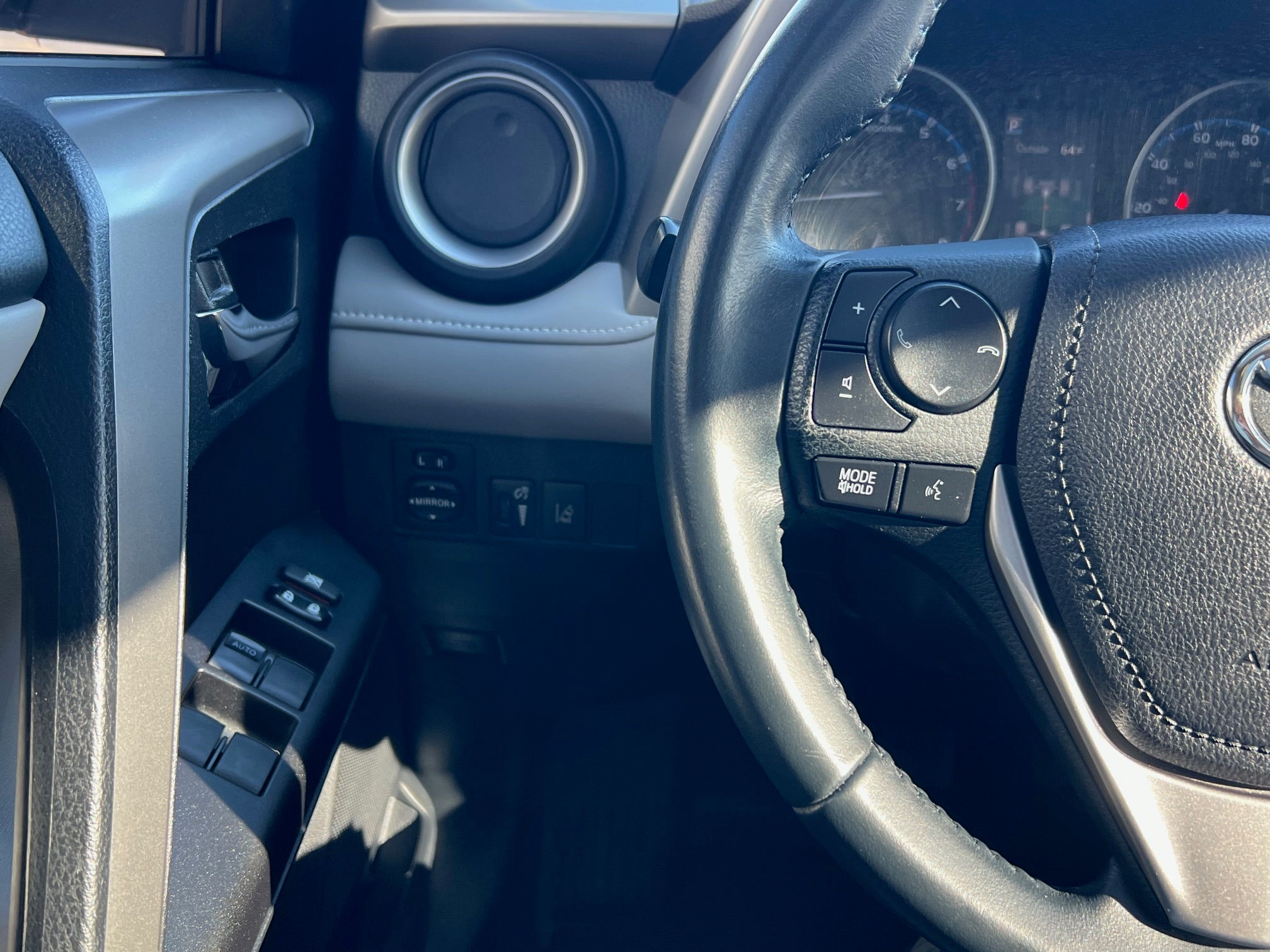 2018 Toyota RAV4 XLE AWD (Natl)