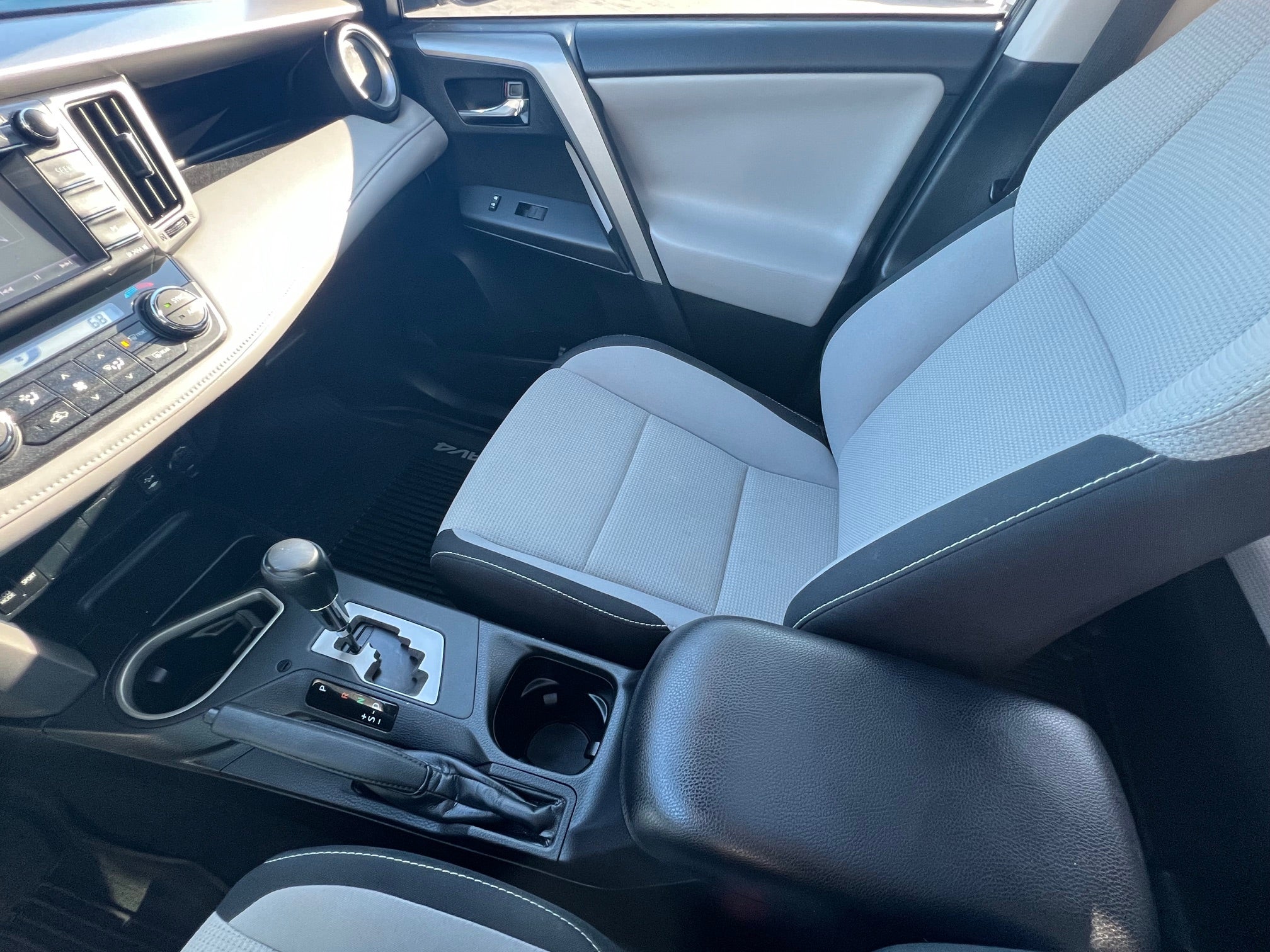 2018 Toyota RAV4 XLE AWD (Natl)