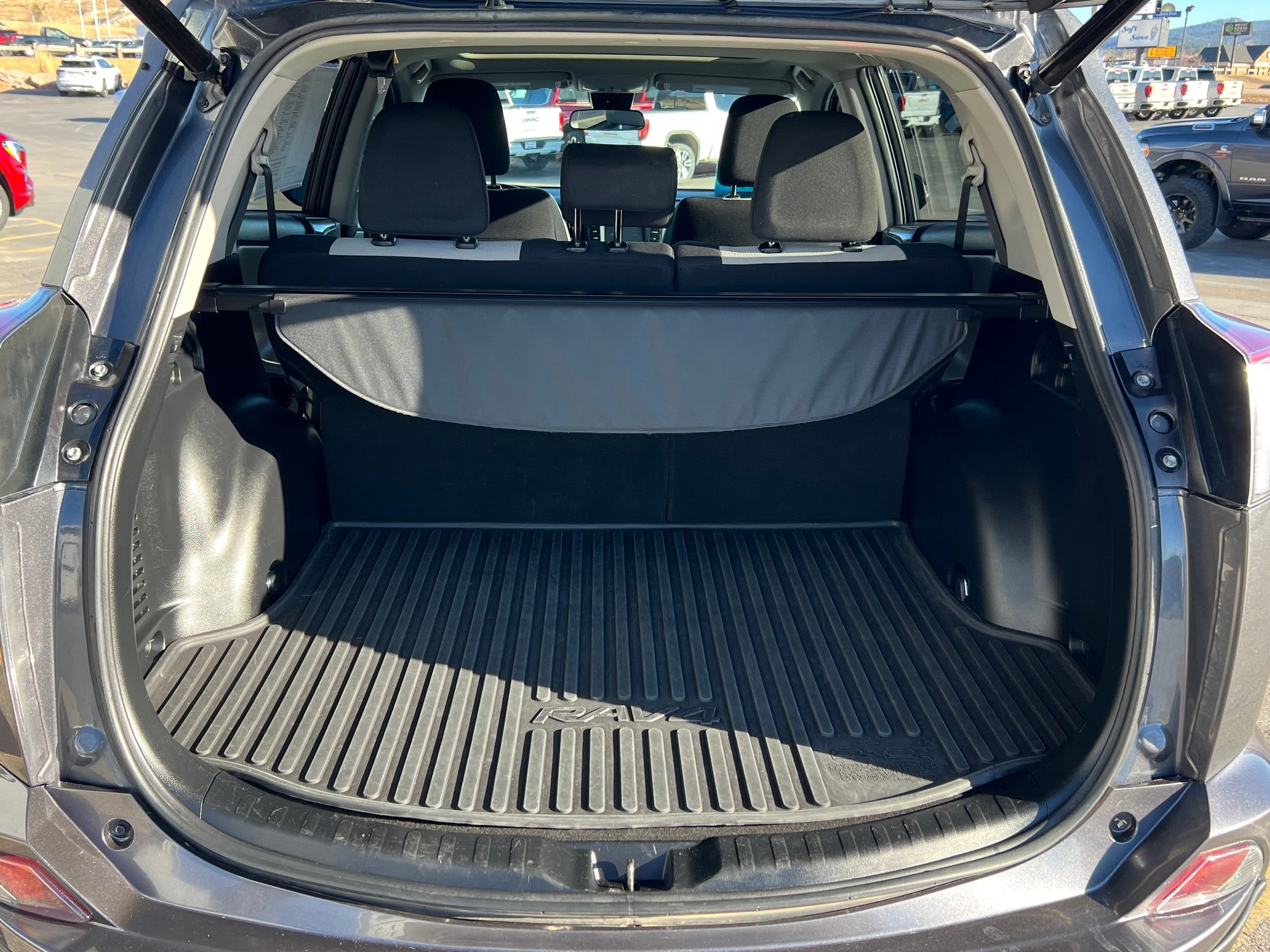 2018 Toyota RAV4 XLE AWD (Natl)