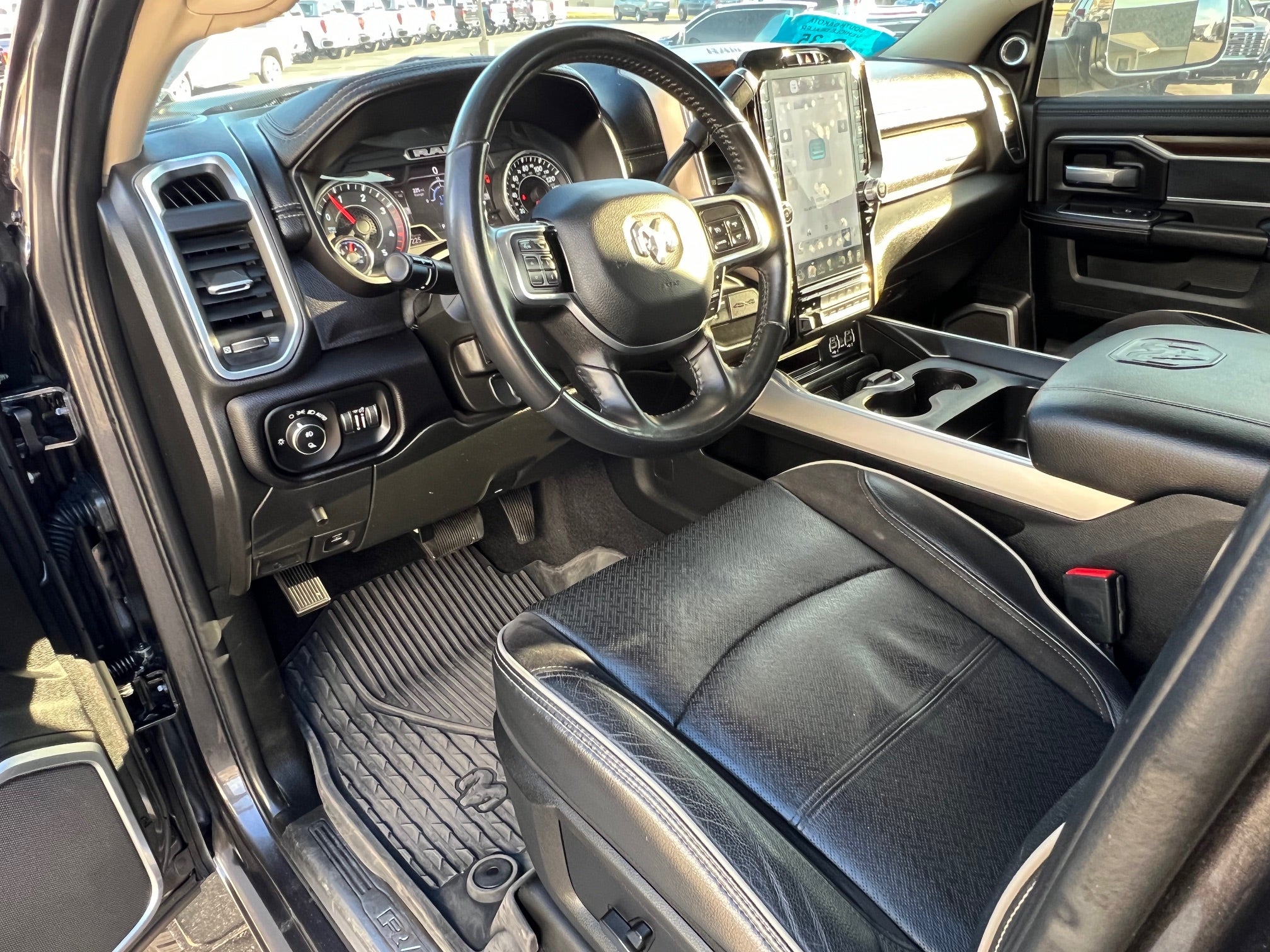 2022 RAM 2500 Laramie 4x4 Crew Cab 6'4" Box