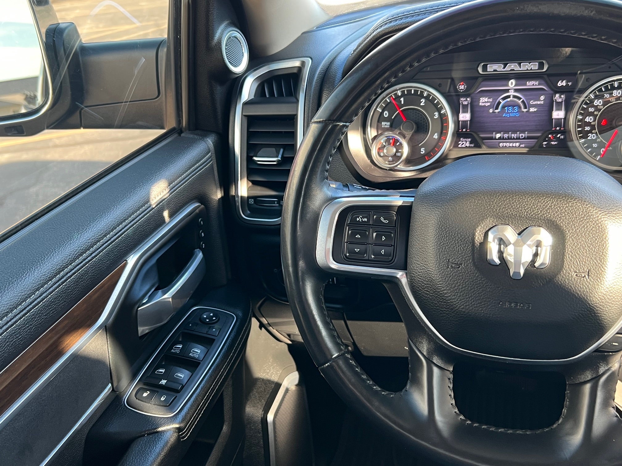 2022 RAM 2500 Laramie 4x4 Crew Cab 6'4" Box