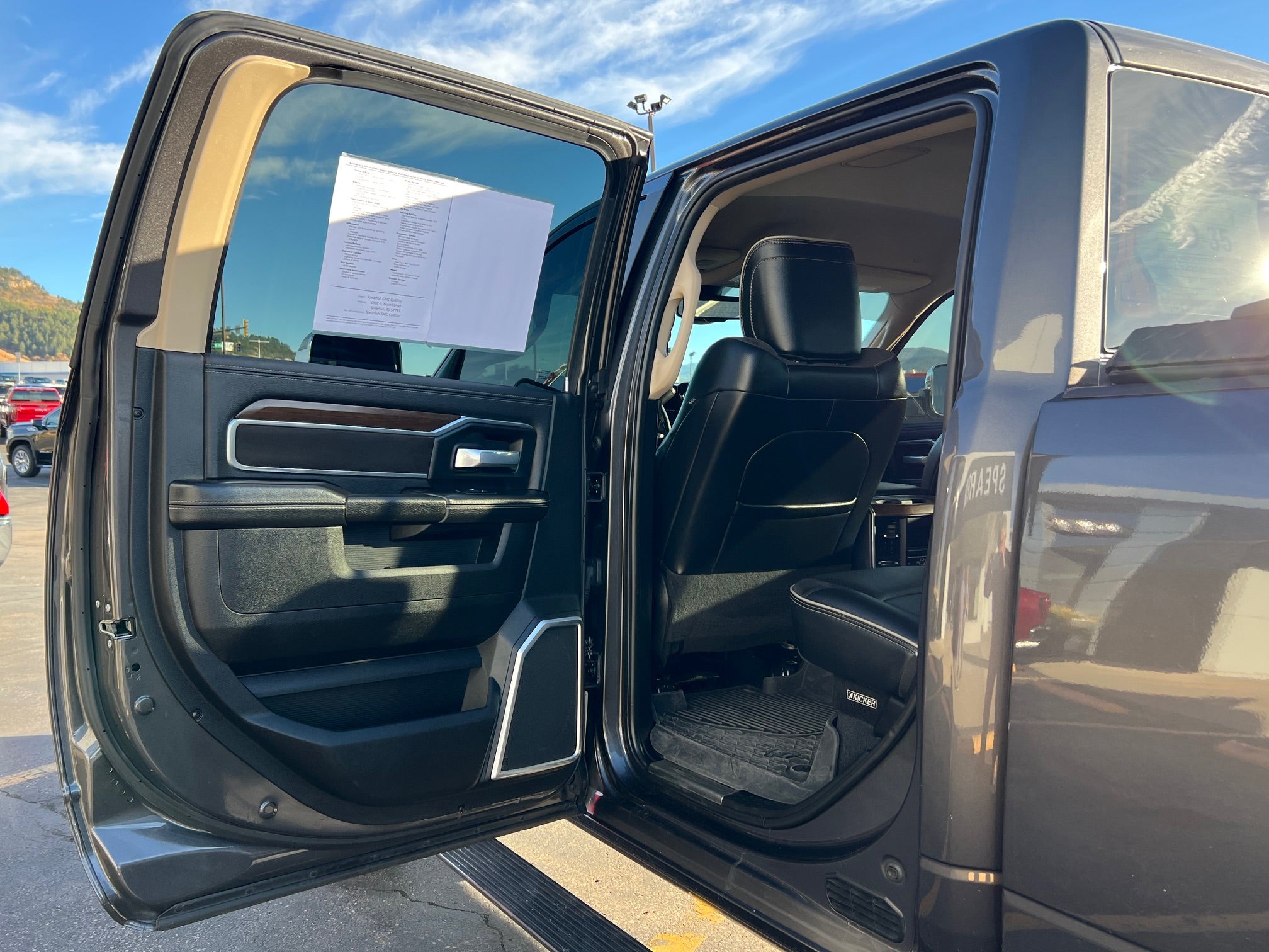 2022 RAM 2500 Laramie 4x4 Crew Cab 6'4" Box