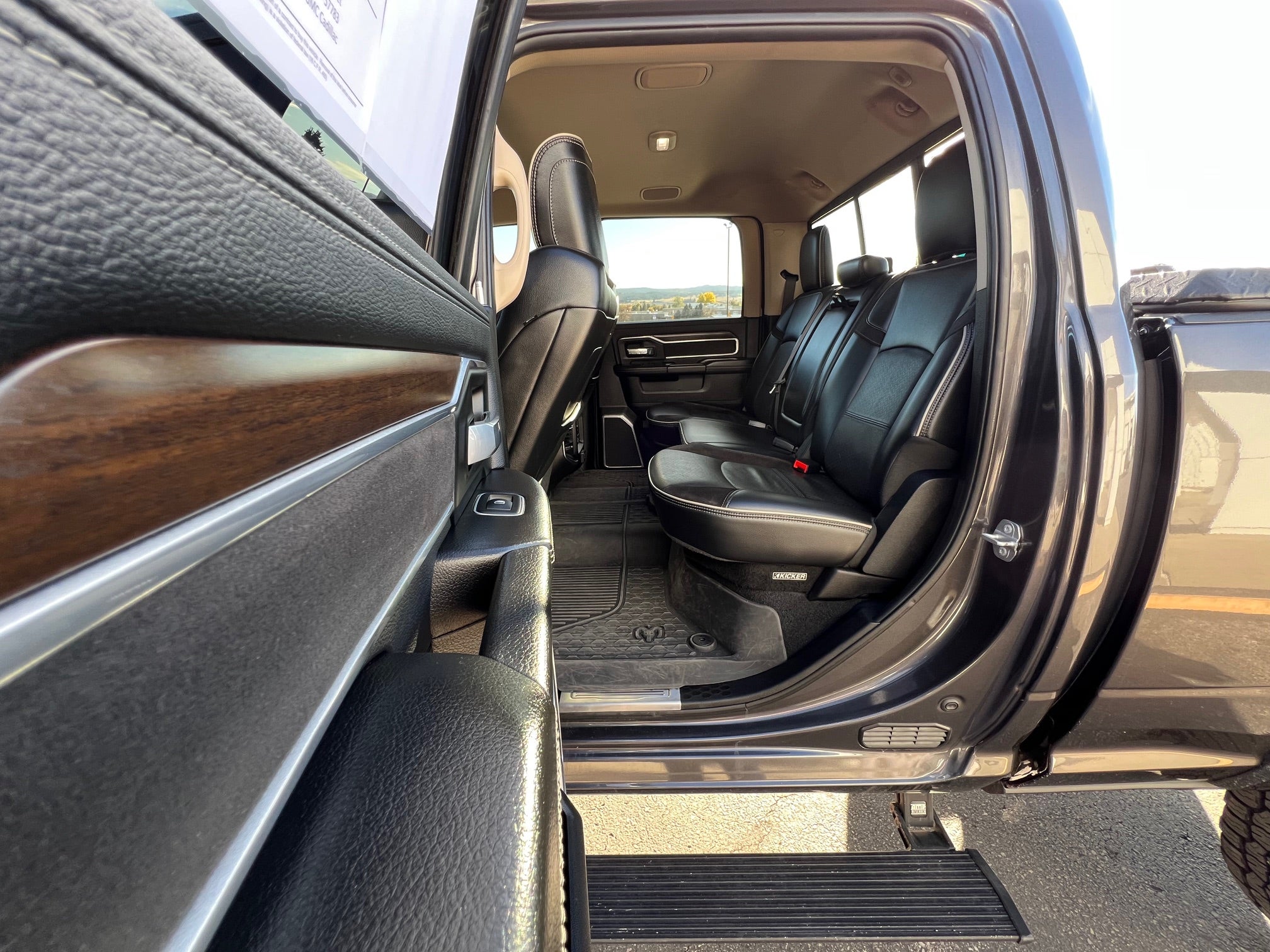 2022 RAM 2500 Laramie 4x4 Crew Cab 6'4" Box