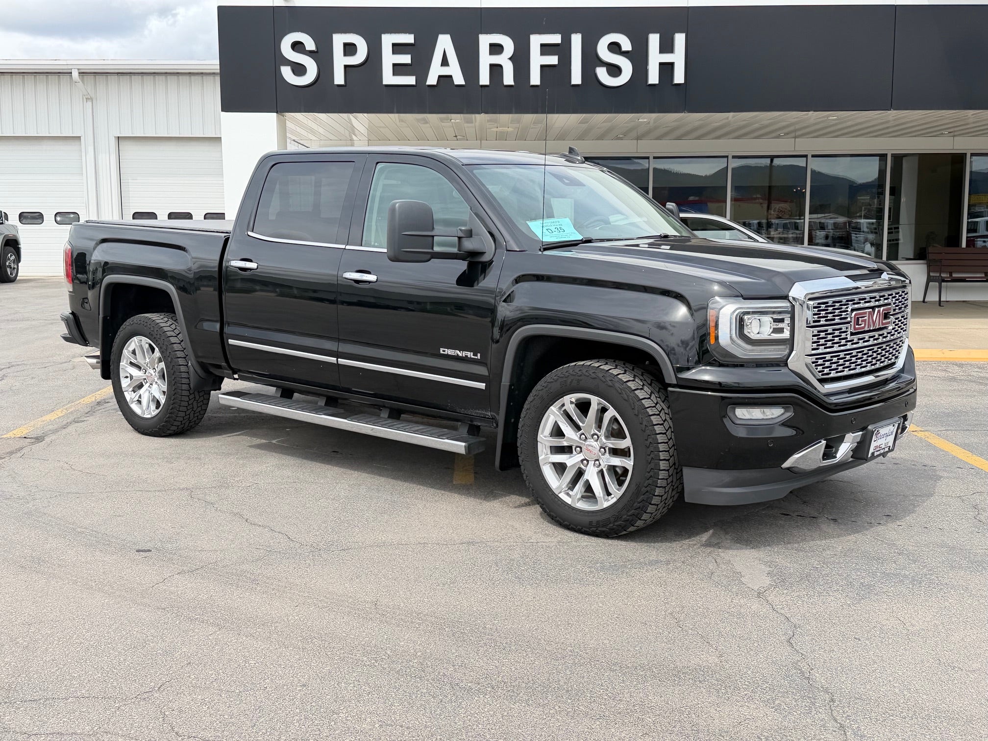 2016 GMC Sierra 1500 Crew Cab Short Box 4-Wheel Drive Denali