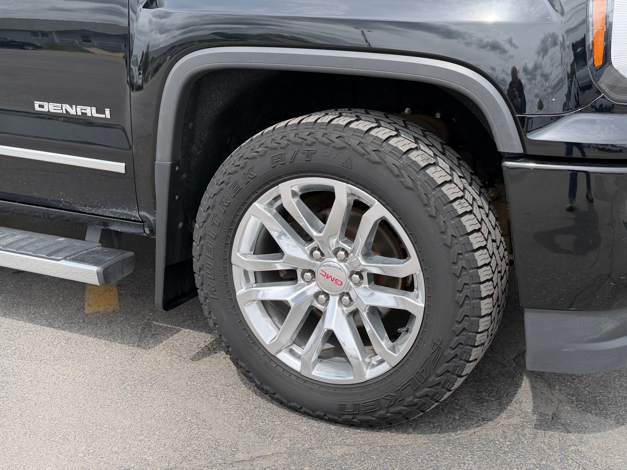 2016 GMC Sierra 1500 Crew Cab Short Box 4-Wheel Drive Denali