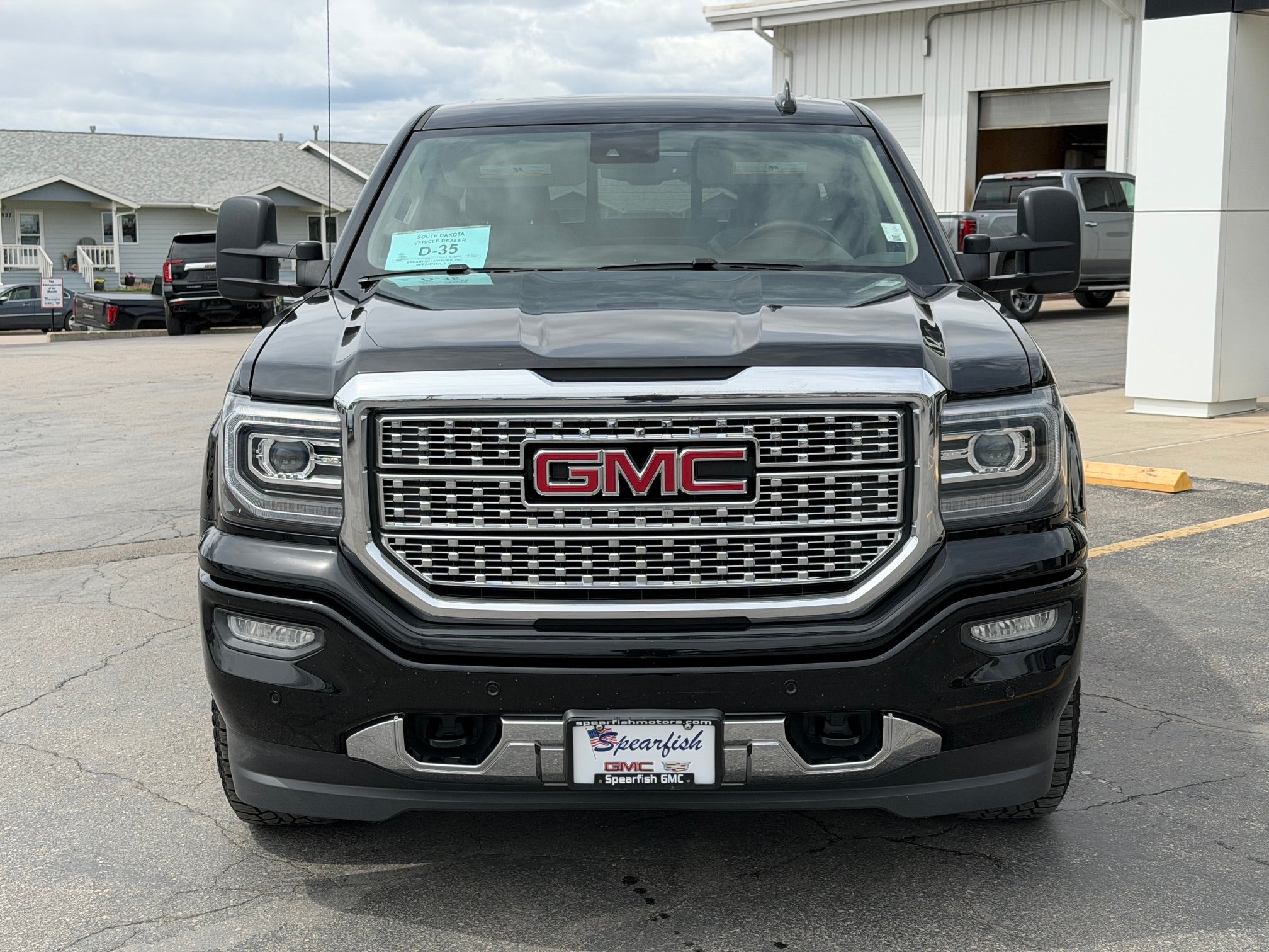 2016 GMC Sierra 1500 Crew Cab Short Box 4-Wheel Drive Denali