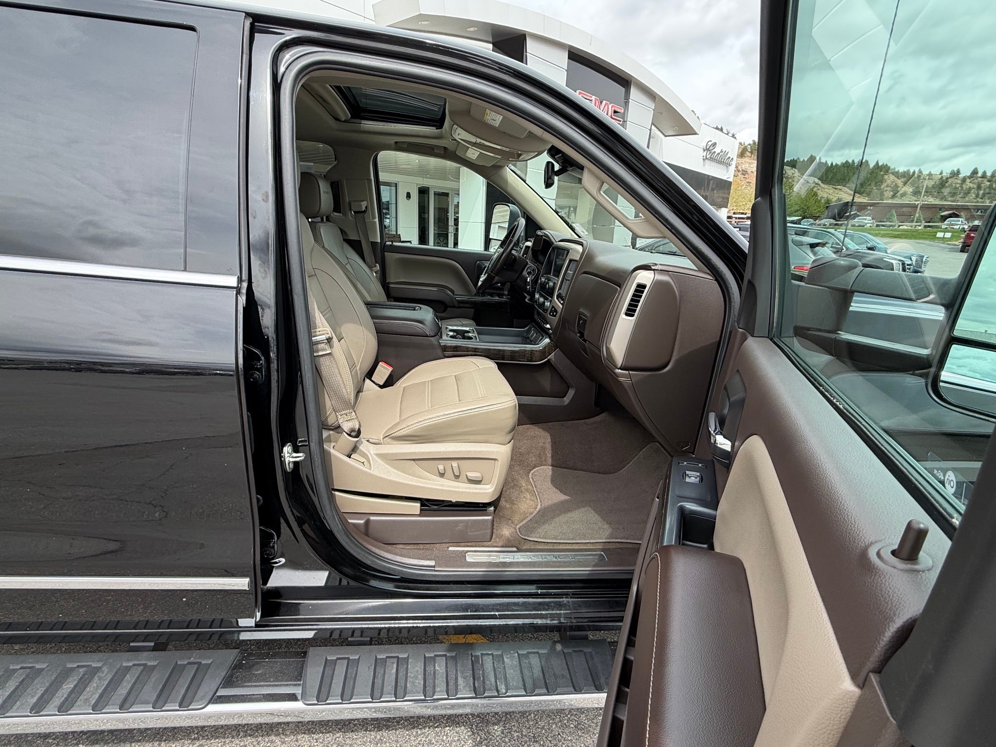2016 GMC Sierra 1500 Crew Cab Short Box 4-Wheel Drive Denali