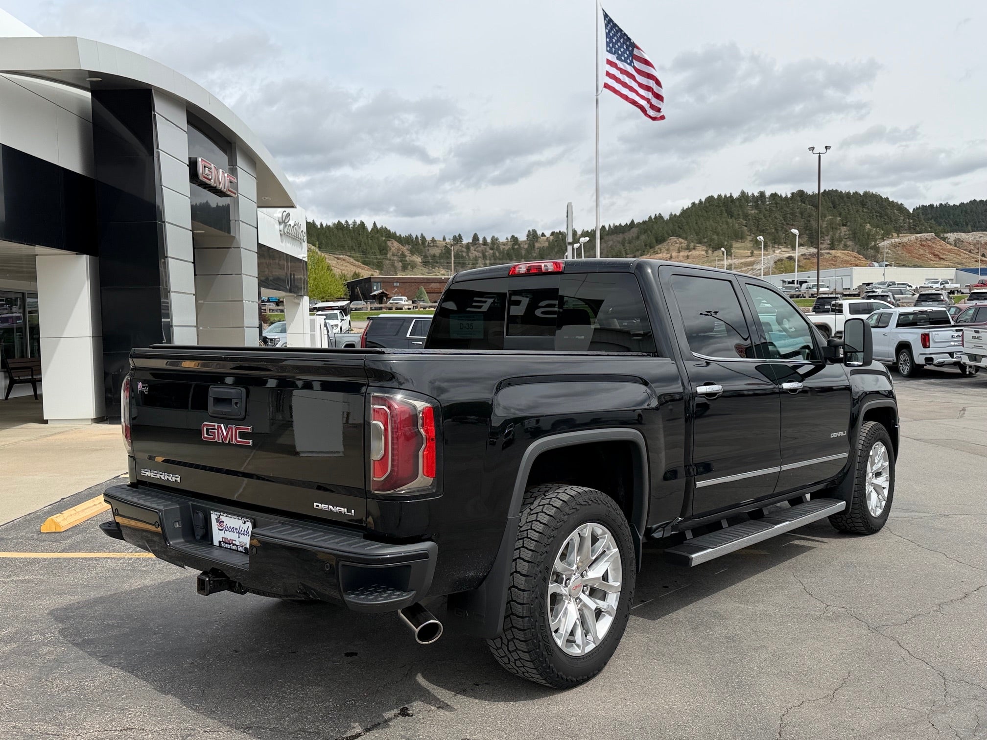 2016 GMC Sierra 1500 Crew Cab Short Box 4-Wheel Drive Denali