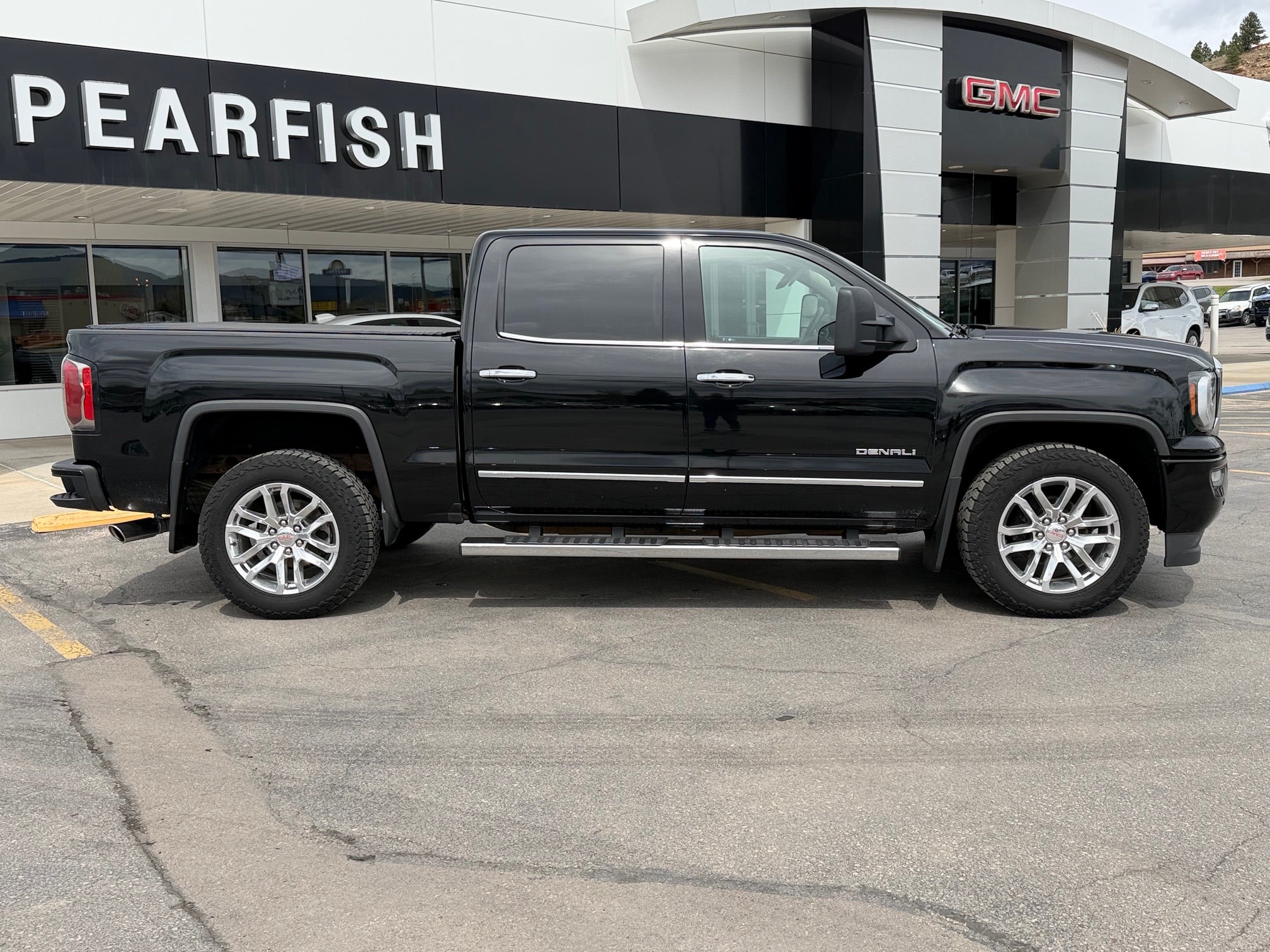 2016 GMC Sierra 1500 Crew Cab Short Box 4-Wheel Drive Denali