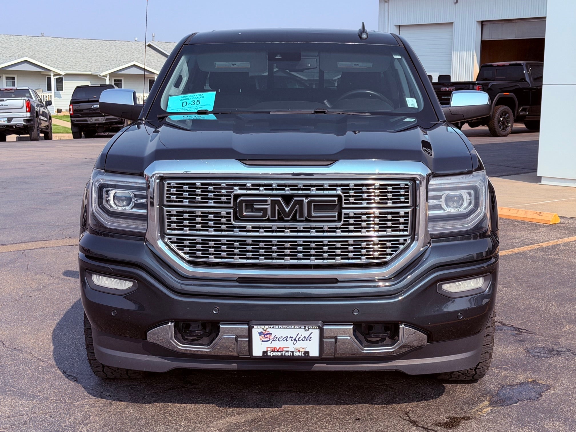 2017 GMC Sierra 1500 Crew Cab Short Box 4-Wheel Drive Denali