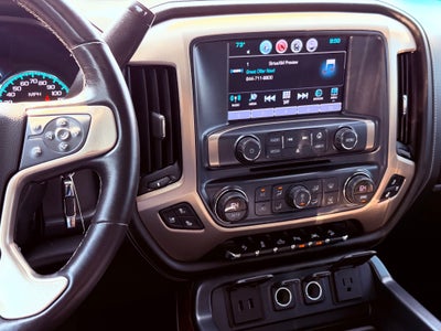2017 GMC Sierra 1500 Crew Cab Short Box 4-Wheel Drive Denali