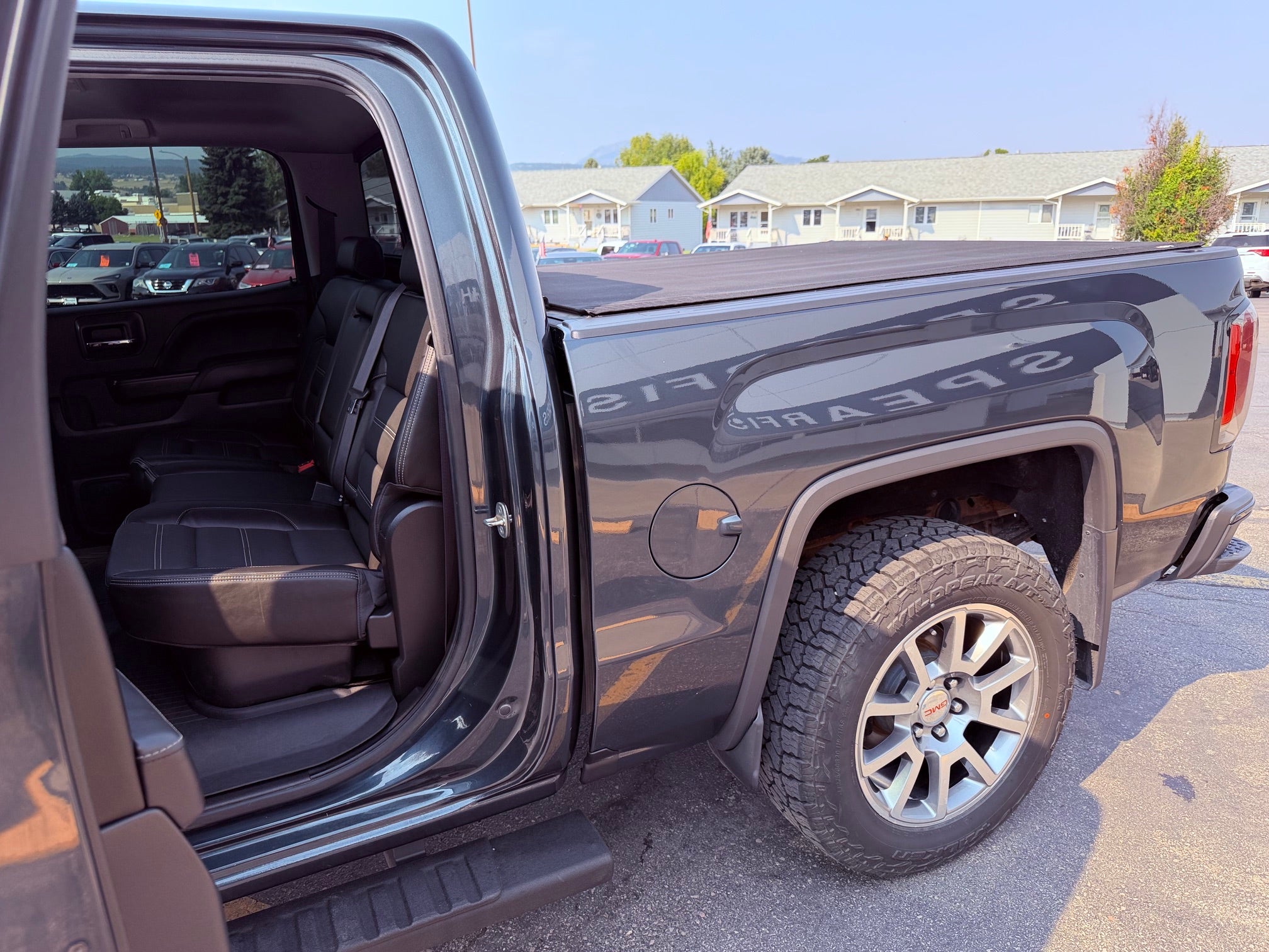 2017 GMC Sierra 1500 Crew Cab Short Box 4-Wheel Drive Denali