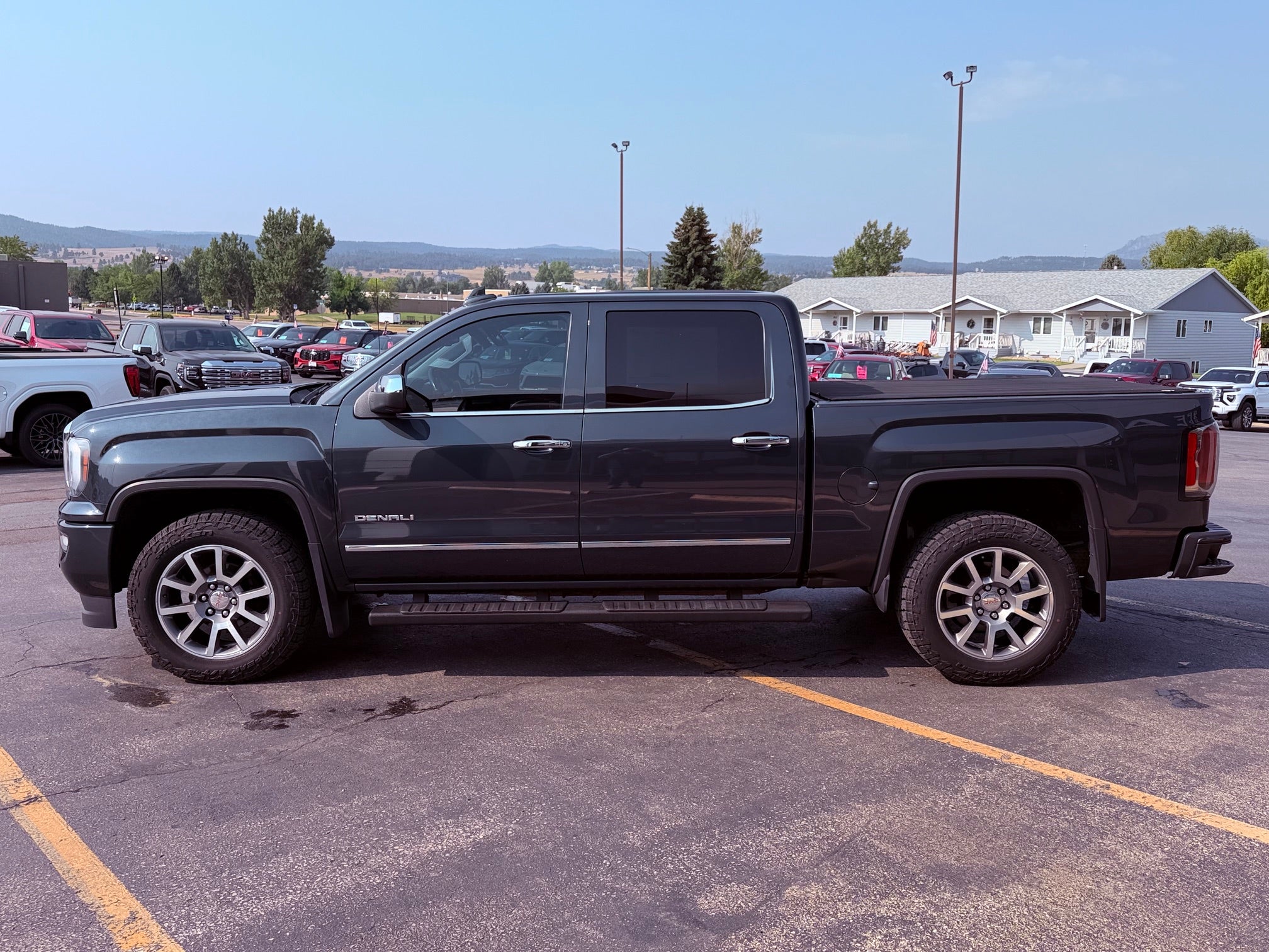 2017 GMC Sierra 1500 Crew Cab Short Box 4-Wheel Drive Denali