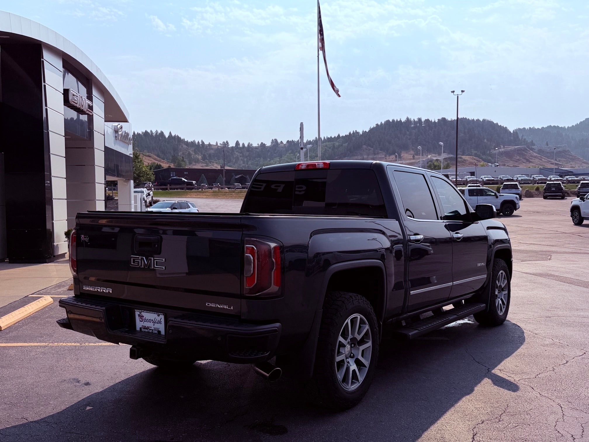 2017 GMC Sierra 1500 Crew Cab Short Box 4-Wheel Drive Denali