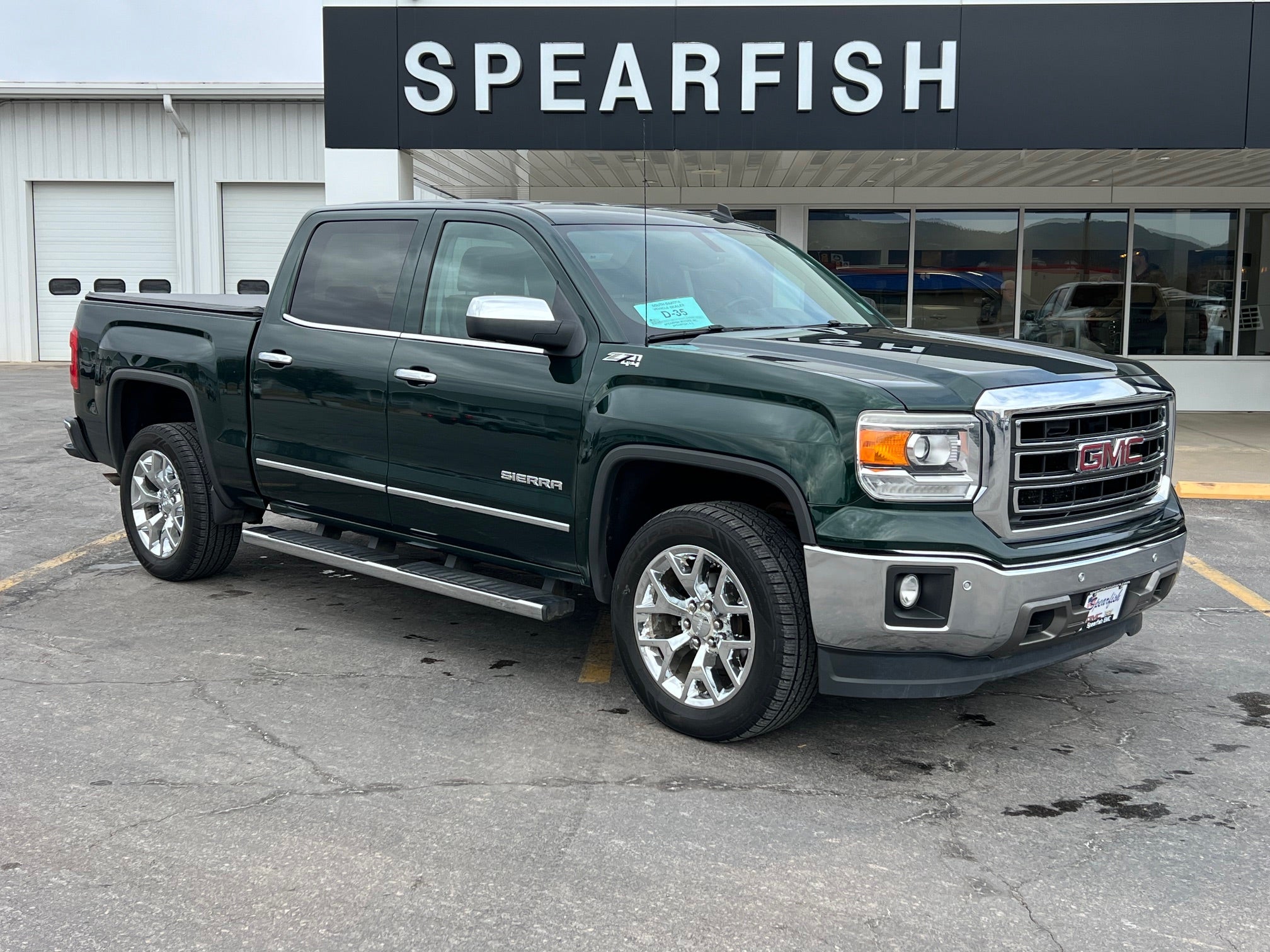 2014 GMC Sierra 1500 Crew Cab Short Box 4-Wheel Drive SLT
