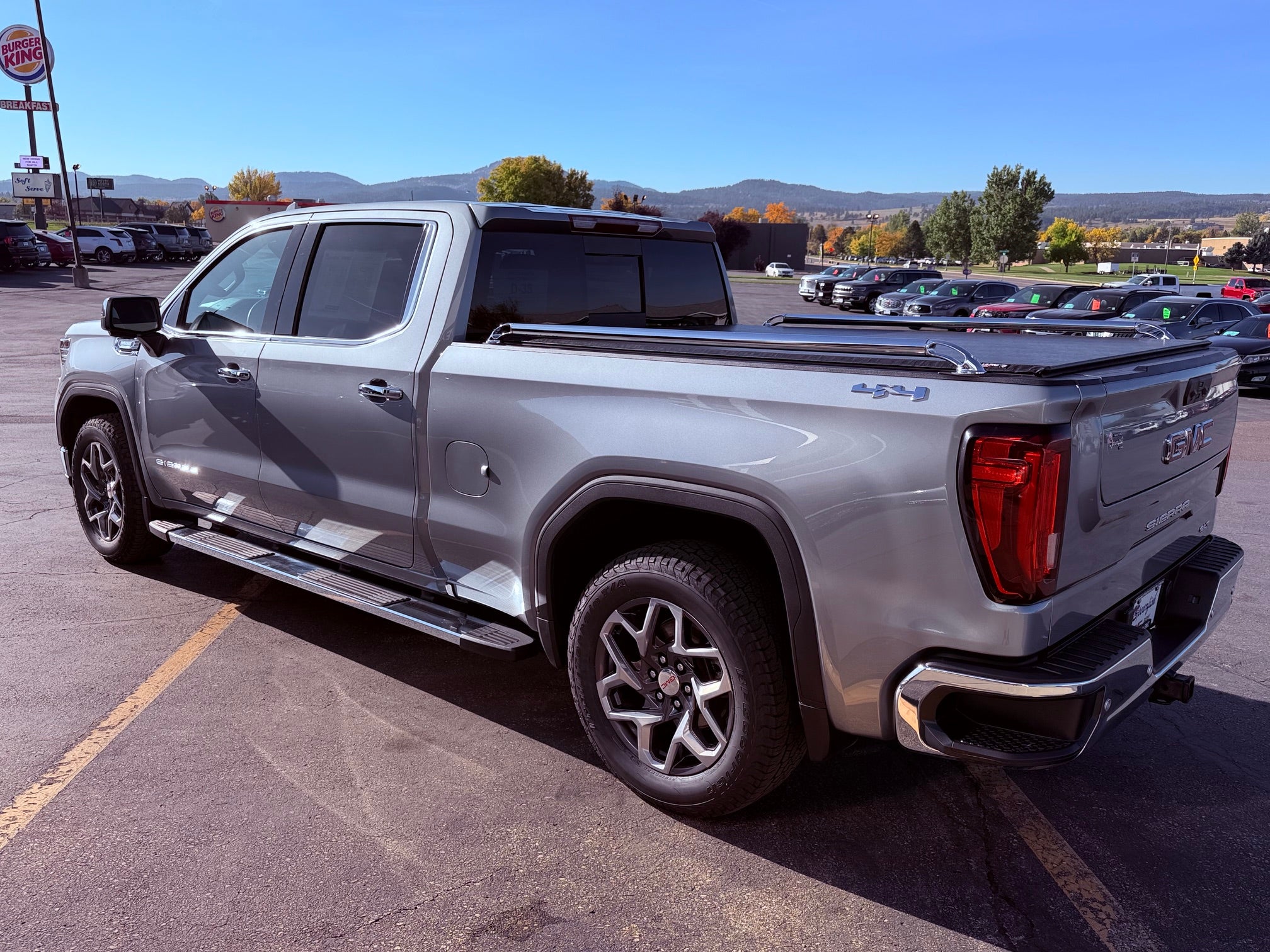 2024 GMC Sierra 1500 SLT