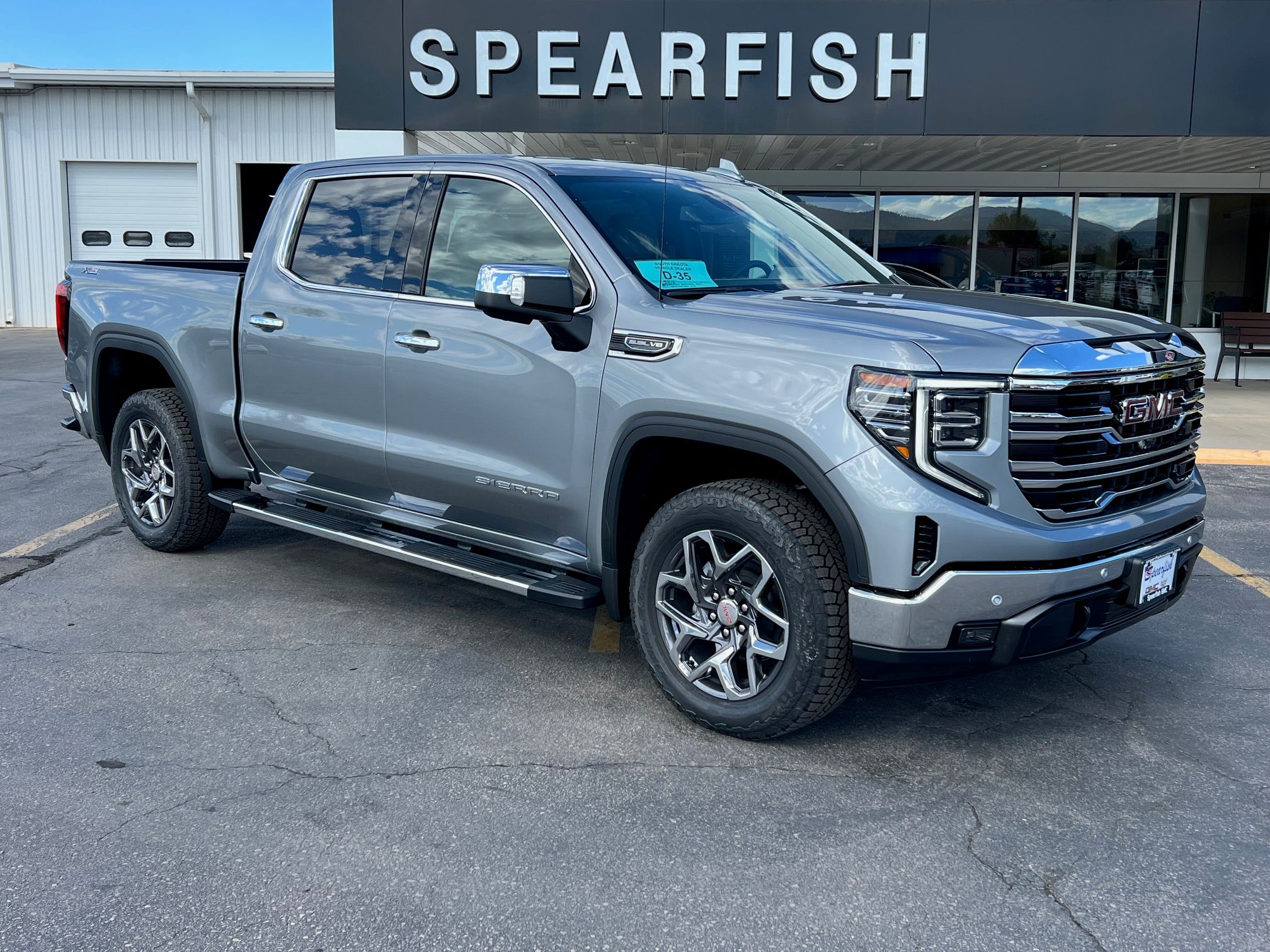 2026 GMC Sierra 1500 SLT