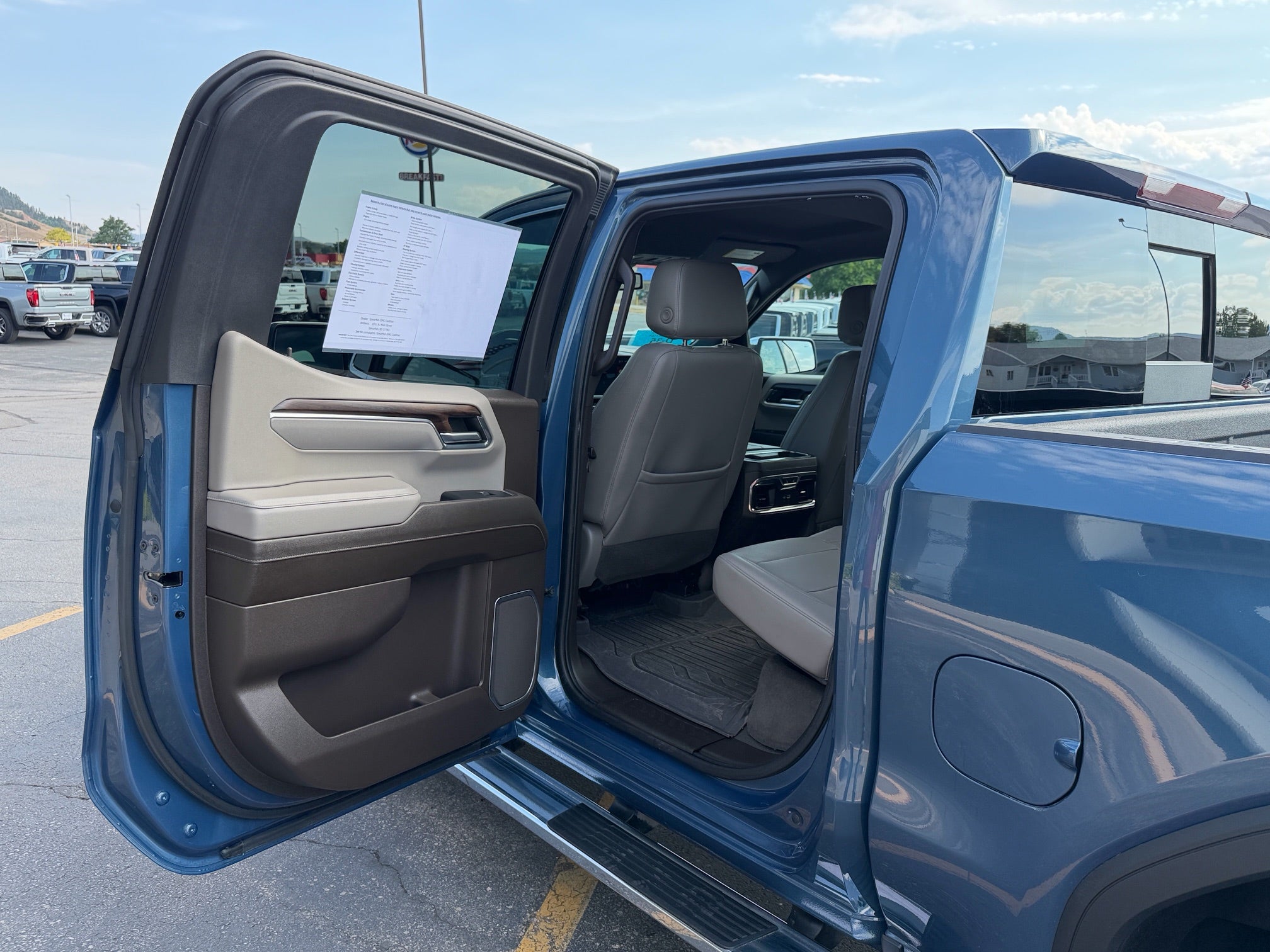 2024 GMC Sierra 1500 SLT